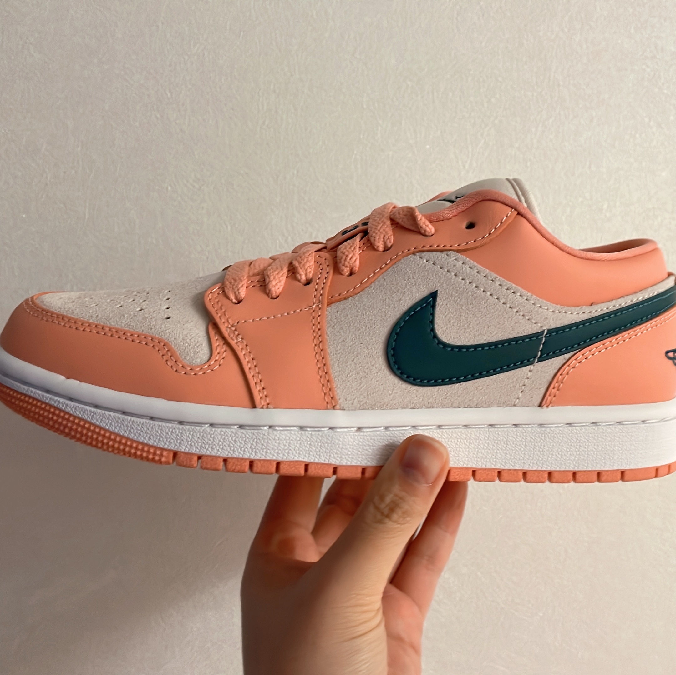 (W) Jordan 1 Low Light Madder Root 착용 스타일 - 3