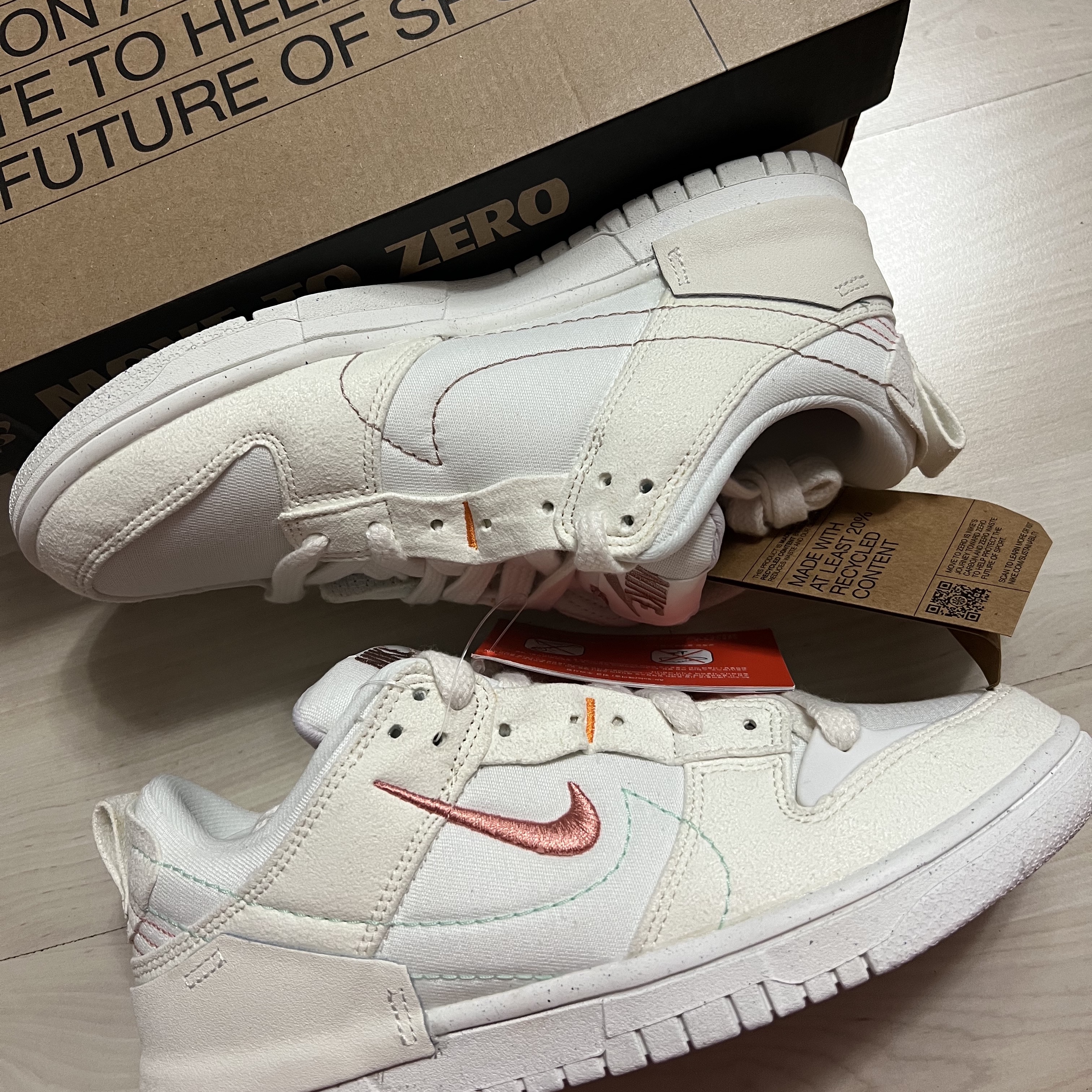(W) Nike Dunk Low Disrupt 2 Pale Ivory Sail 착용 스타일 - 1