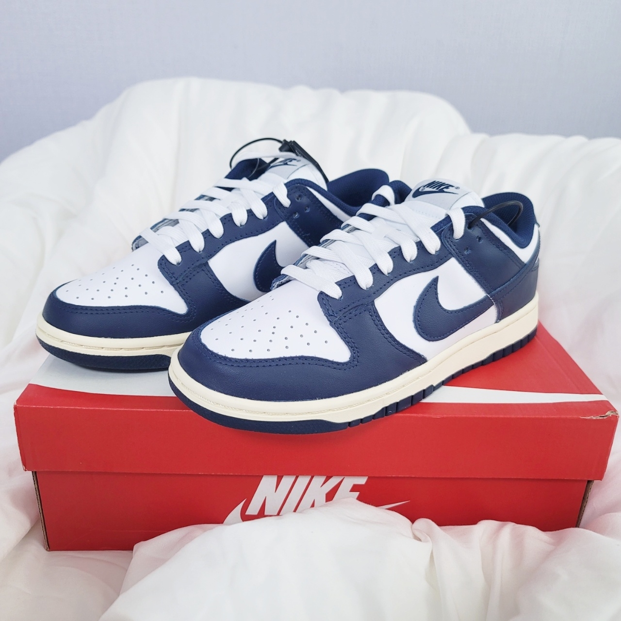 (W) Nike Dunk Low Vintage Midnight Navy 착용 스타일 - 2