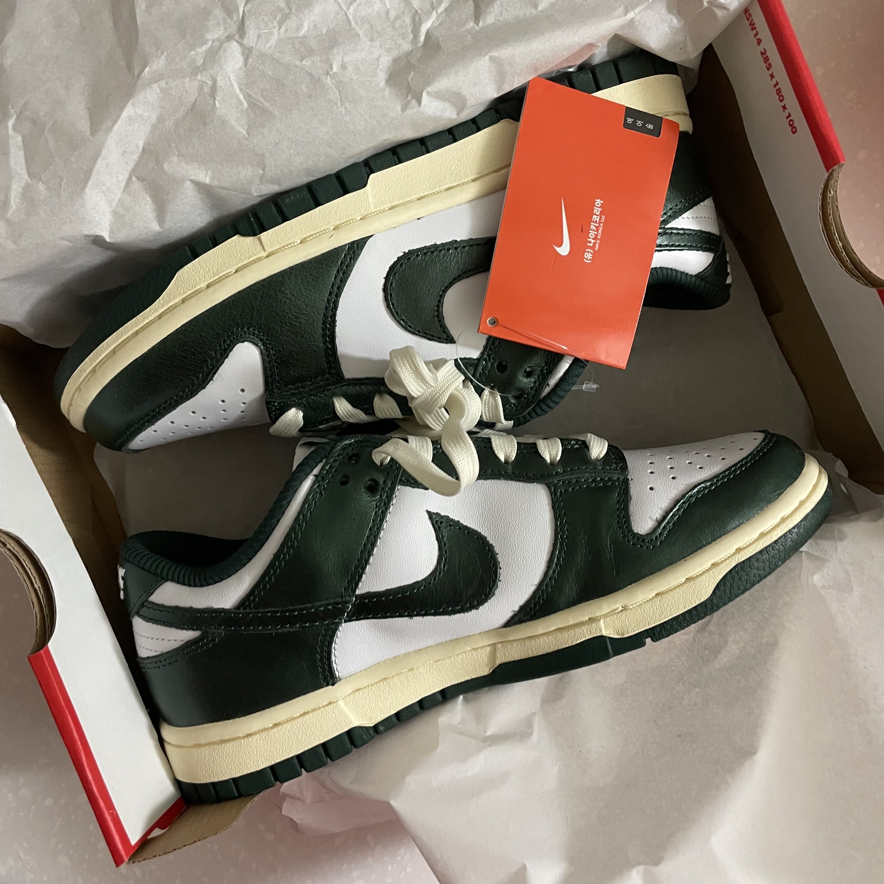 (W) Nike Dunk Low Vintage Green 착용 스타일