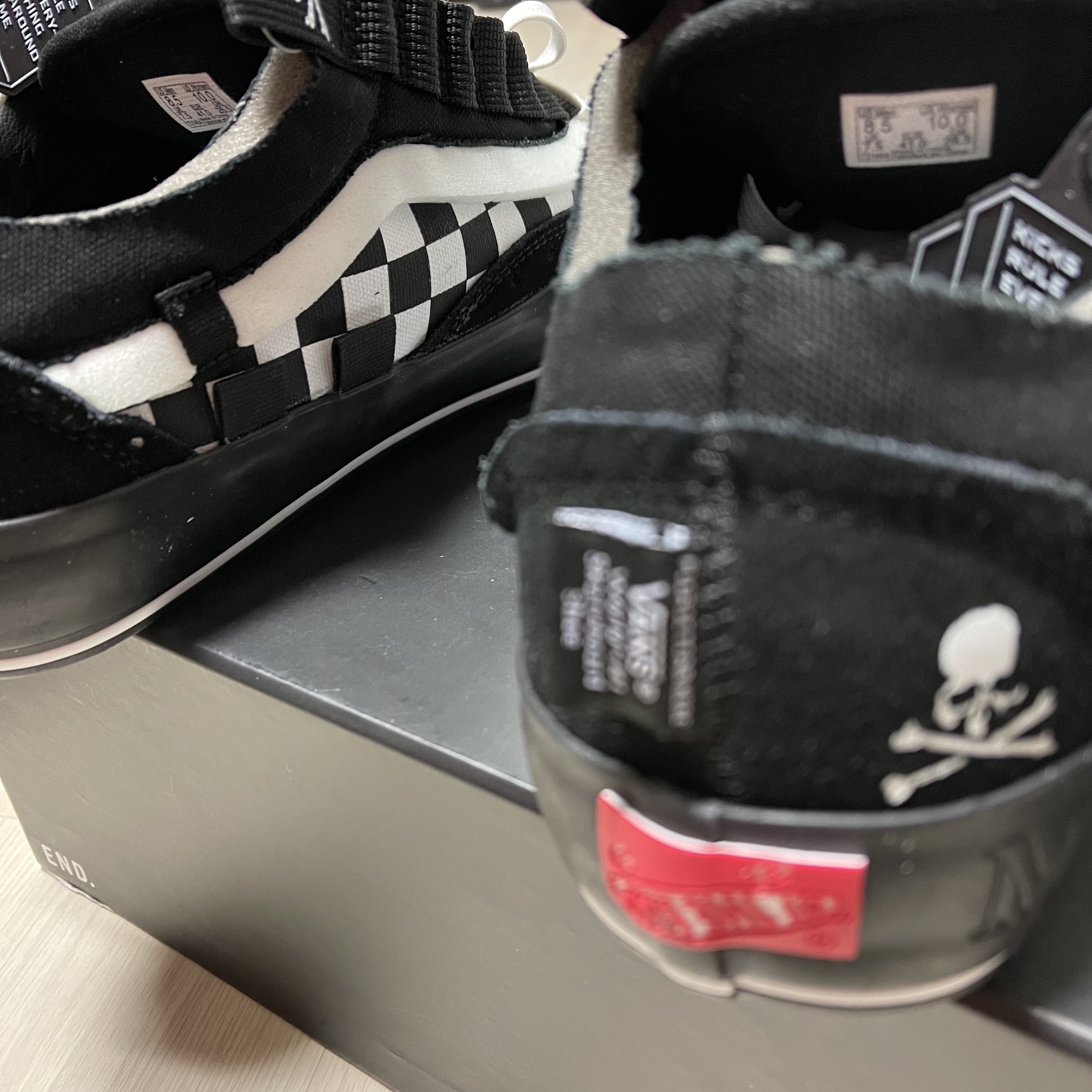 Vans Vault x Mastermind x END. Old Skool Cap LX Black 착용 스타일 - 3