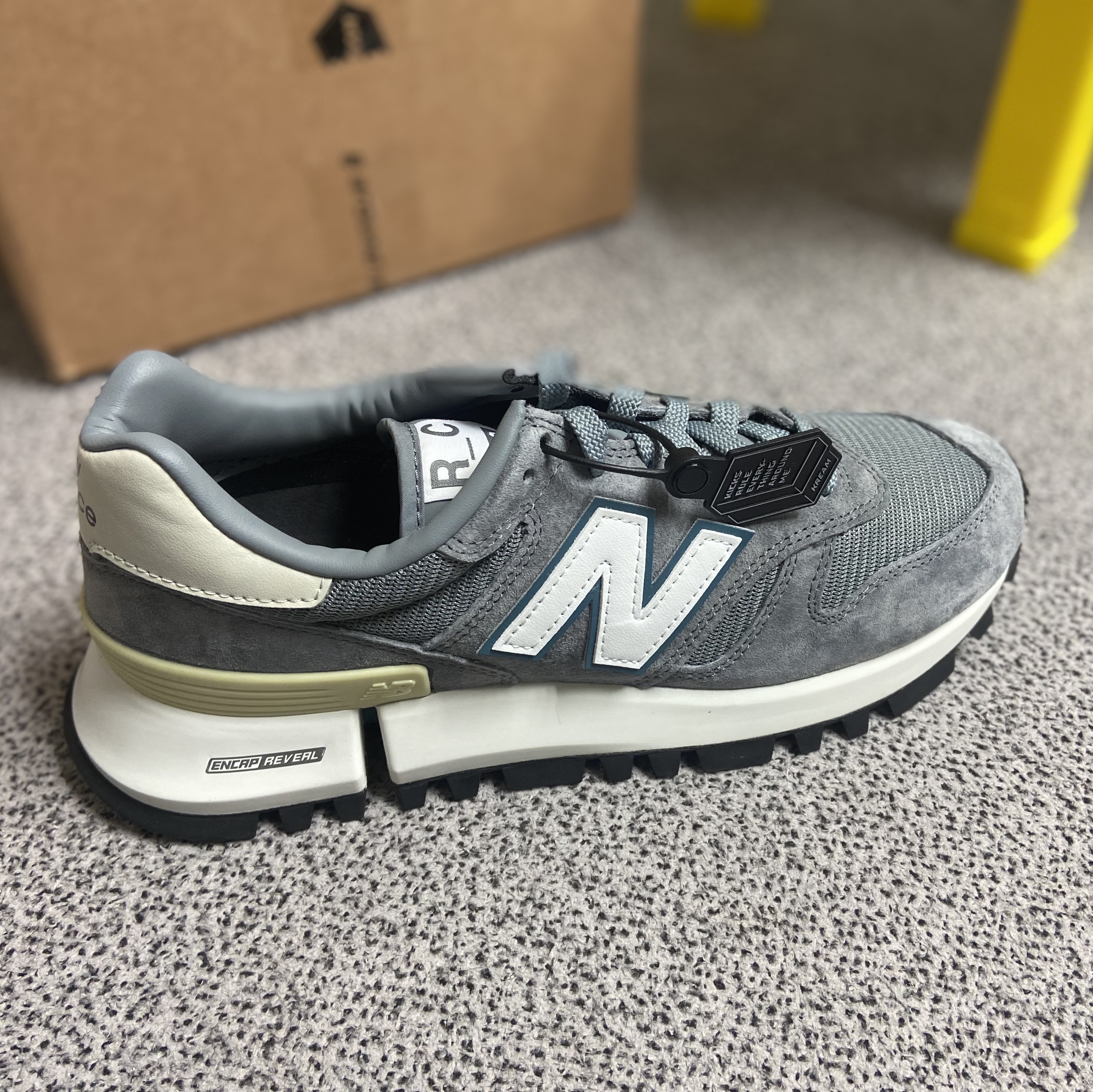 New Balance x Tokyo Design Studio R_C 1300 Grey Teal 착용 스타일