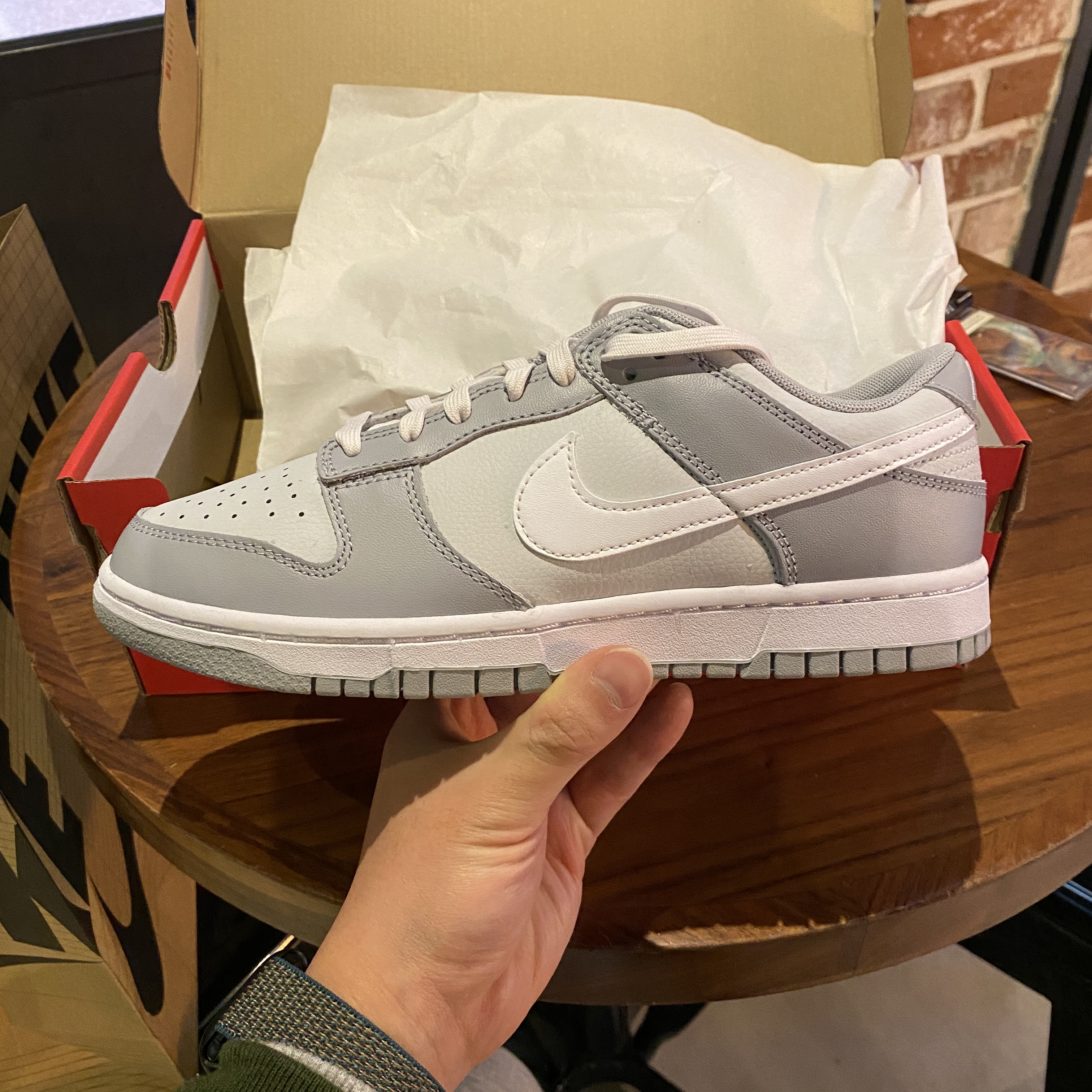 Nike Dunk Low Retro Wolf Grey 착용 스타일 - 2