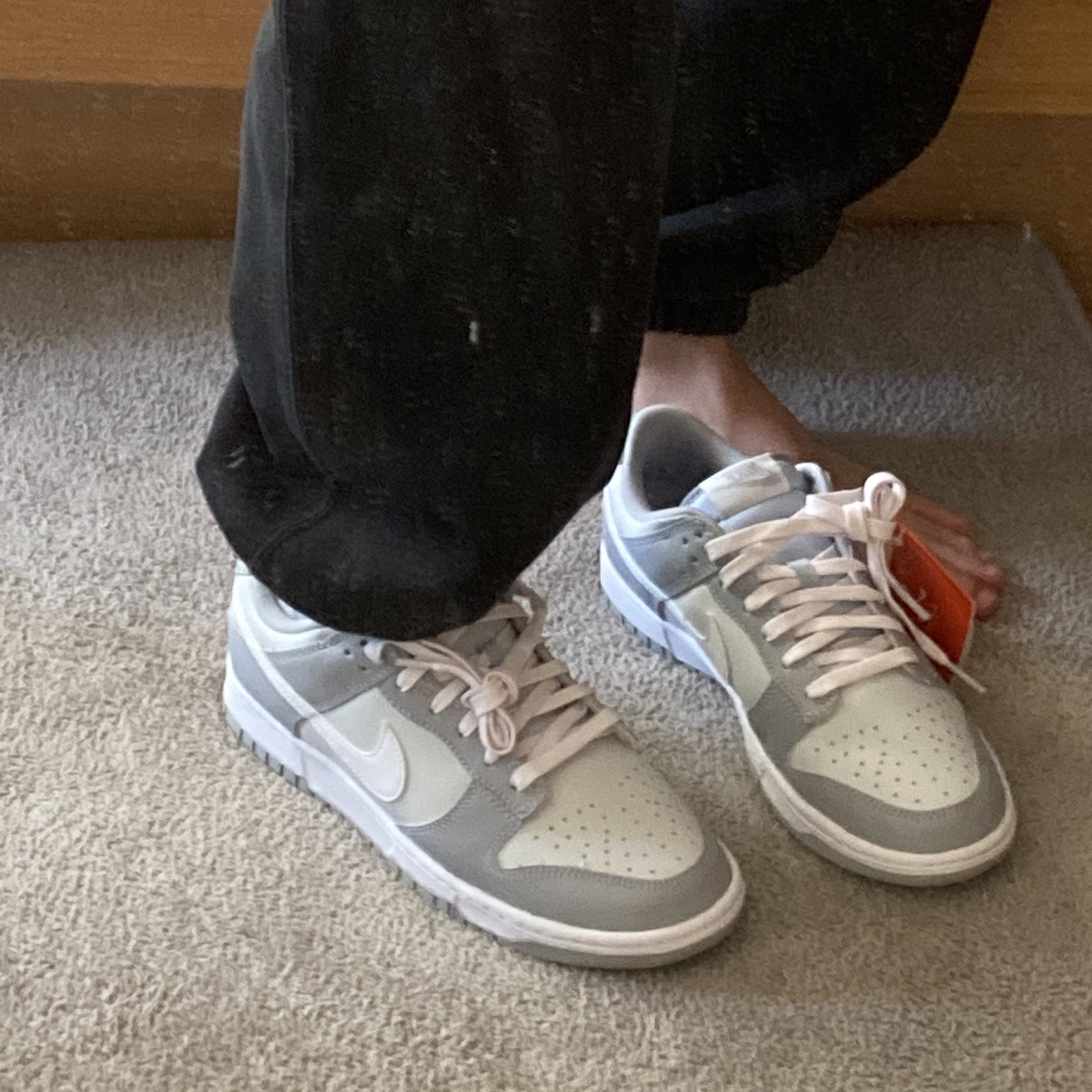 Nike Dunk Low Retro Wolf Grey 착용 스타일 - 1