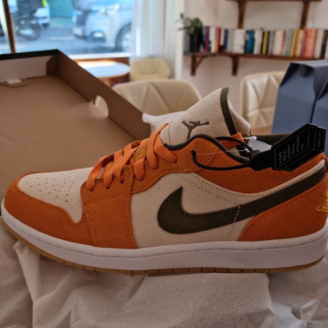 Jordan 1 Low SE Light Curry 착용 스타일 - 2