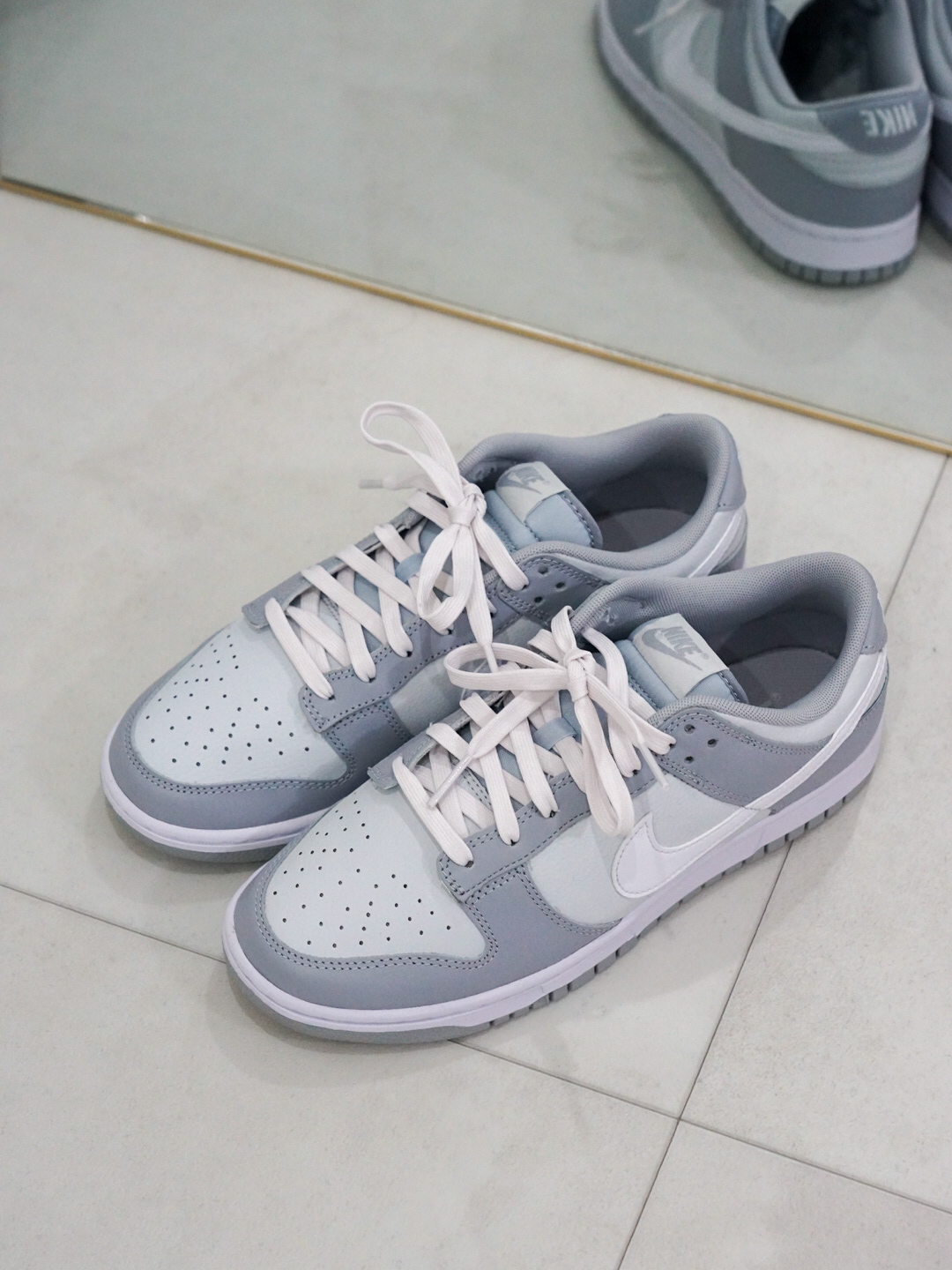 Nike Dunk Low Retro Wolf Grey 착용 스타일 - 2