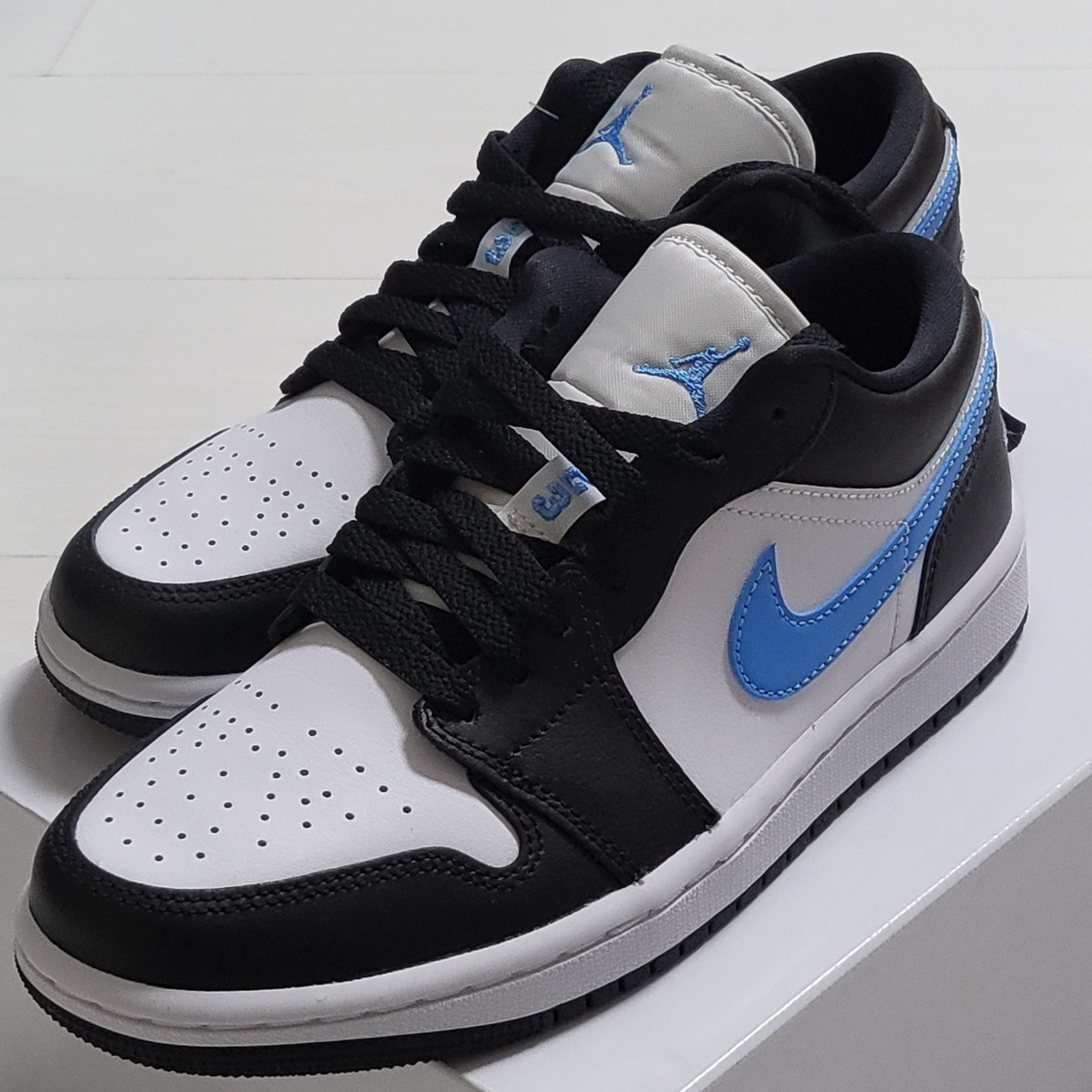 (W) Jordan 1 Low Black University Blue 착용 스타일