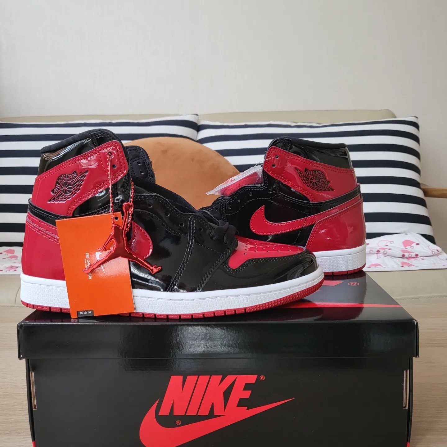 Jordan 1 Retro High OG Patent Bred 착용 스타일 - 1