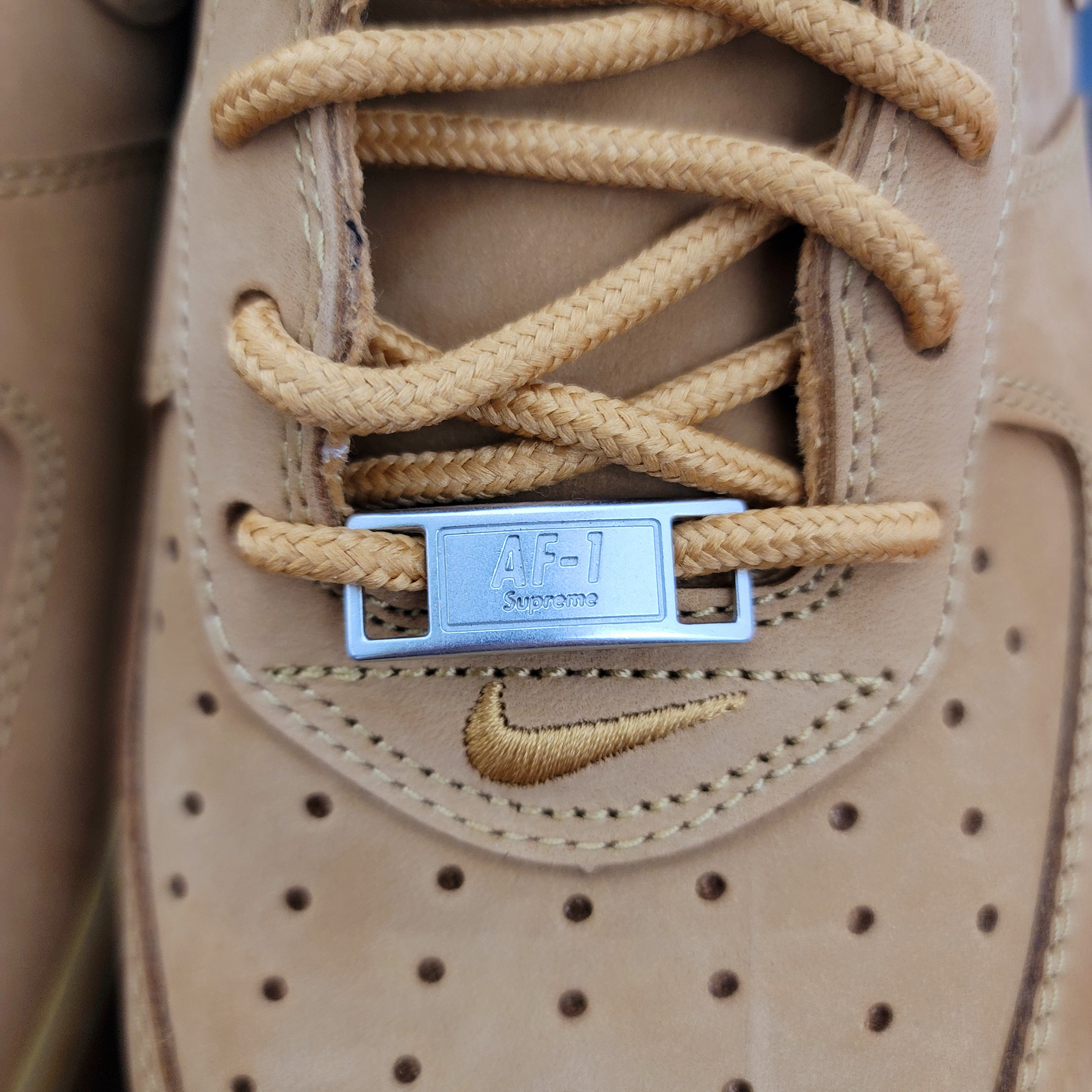 Nike x Supreme Air Force 1 Low Flax 착용 스타일 - 1