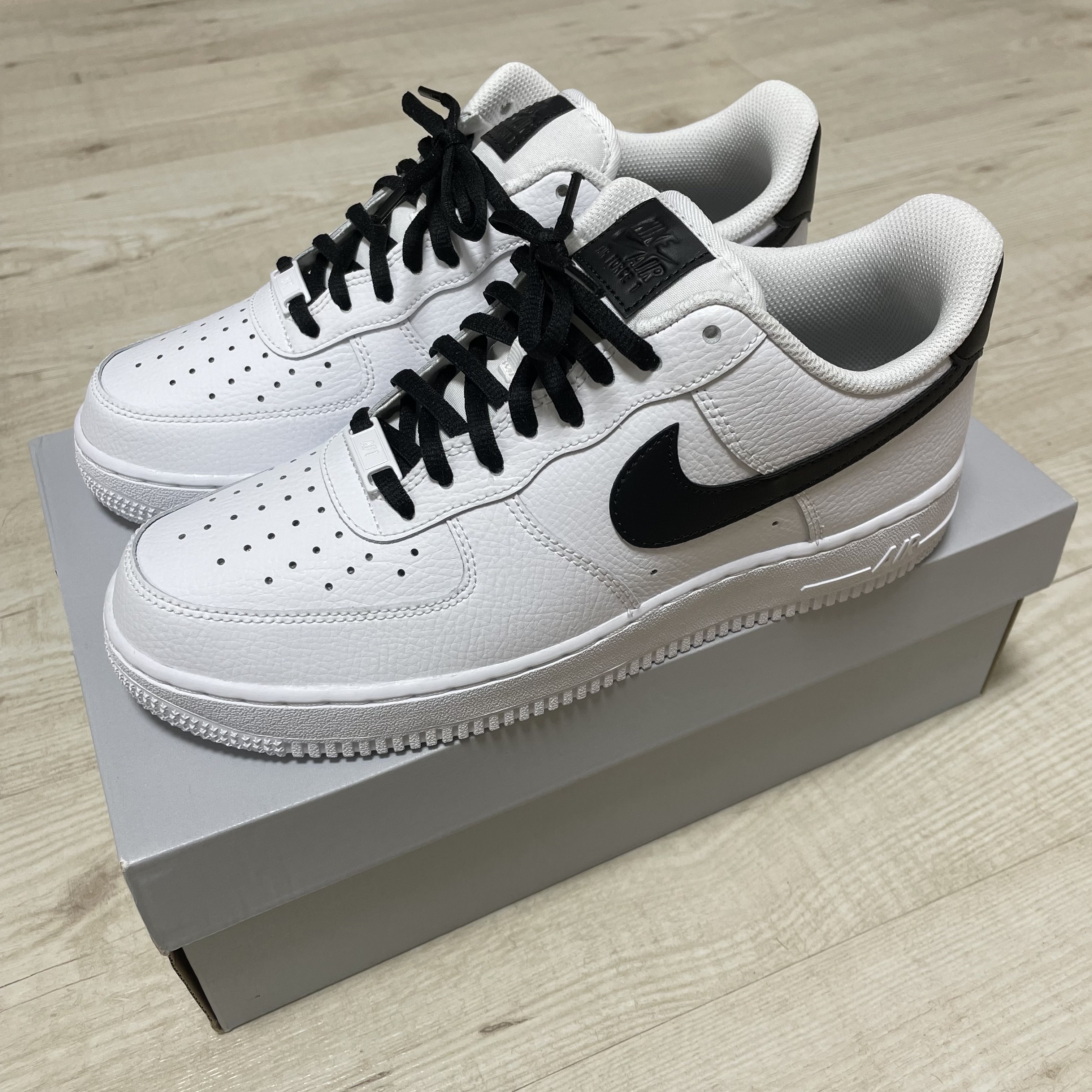 (W) Nike Air Force 1 '07 Low White Black 착용 스타일