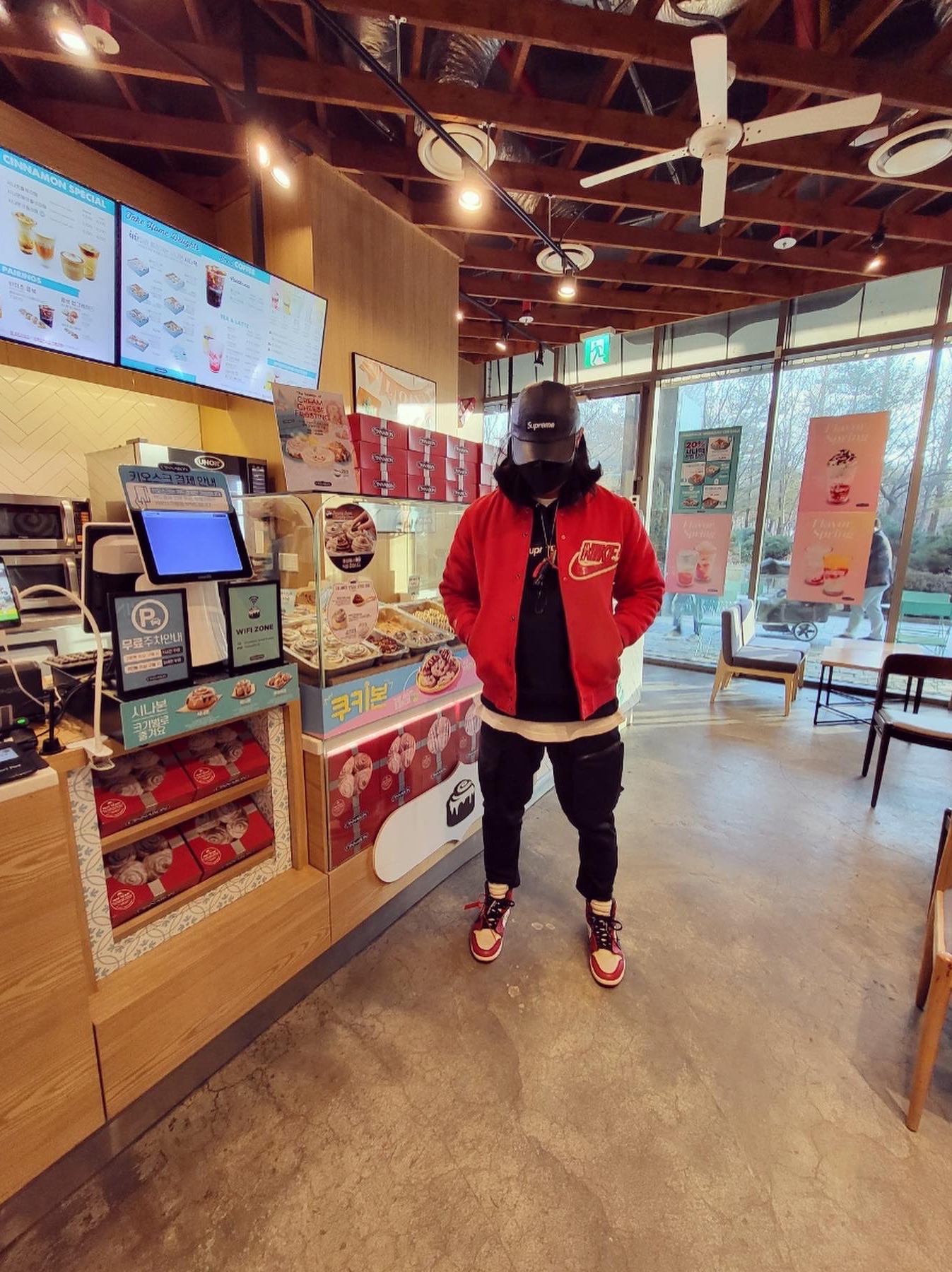 Jordan 1 x Off-White Retro High Chicago The Ten, Supreme Box Logo Hooded Sweatshirt Black - 21FW 착용 스타일 - 1