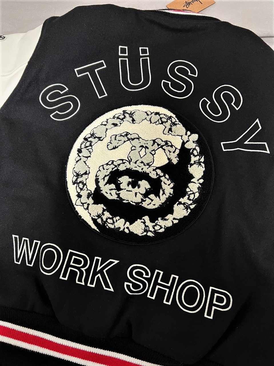 Stussy x Our Legacy x Denim Tears TTL Varsity Jacket Black 착용 스타일 - 2
