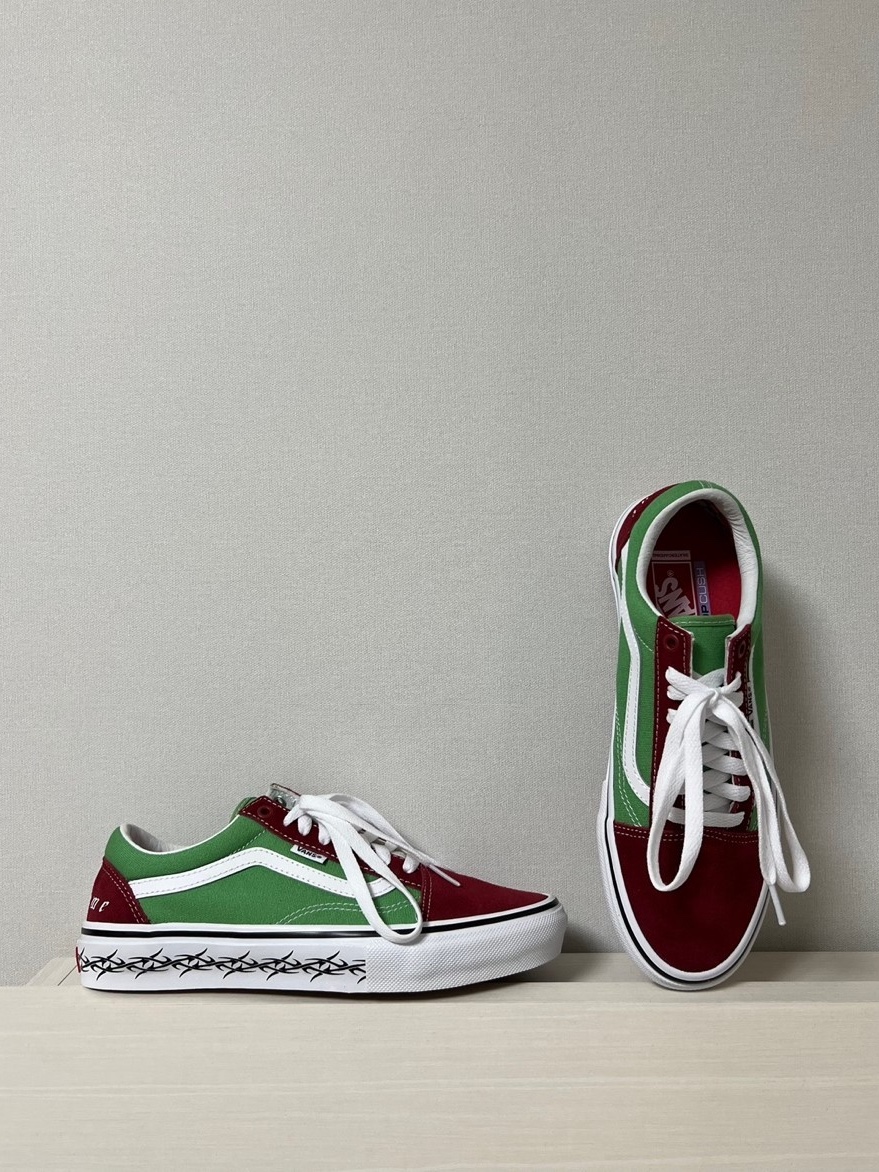 Vans x Supreme Old Skool Tribal Green Burgundy 착용 스타일 - 1