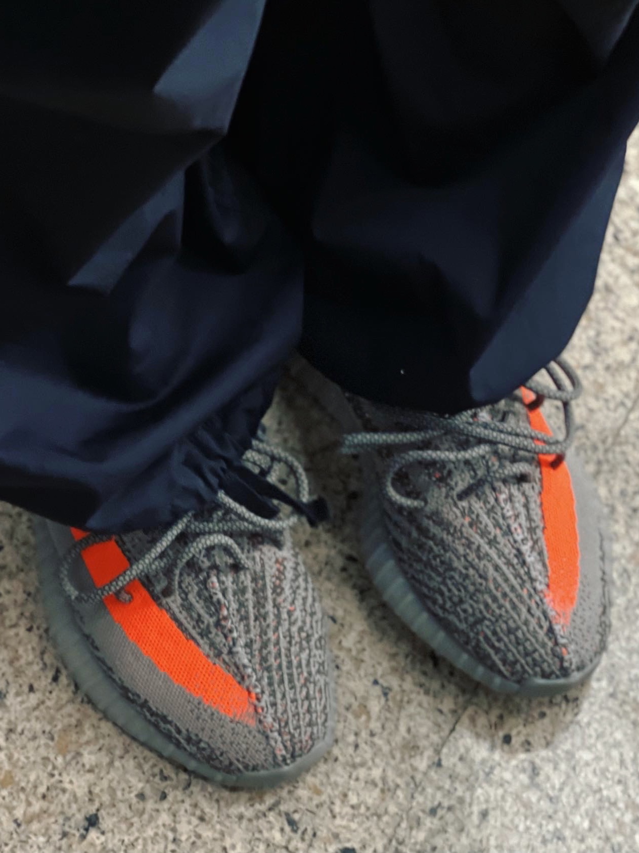 Adidas Yeezy Boost 350 V2 Beluga - Reflective 착용 스타일 - 2
