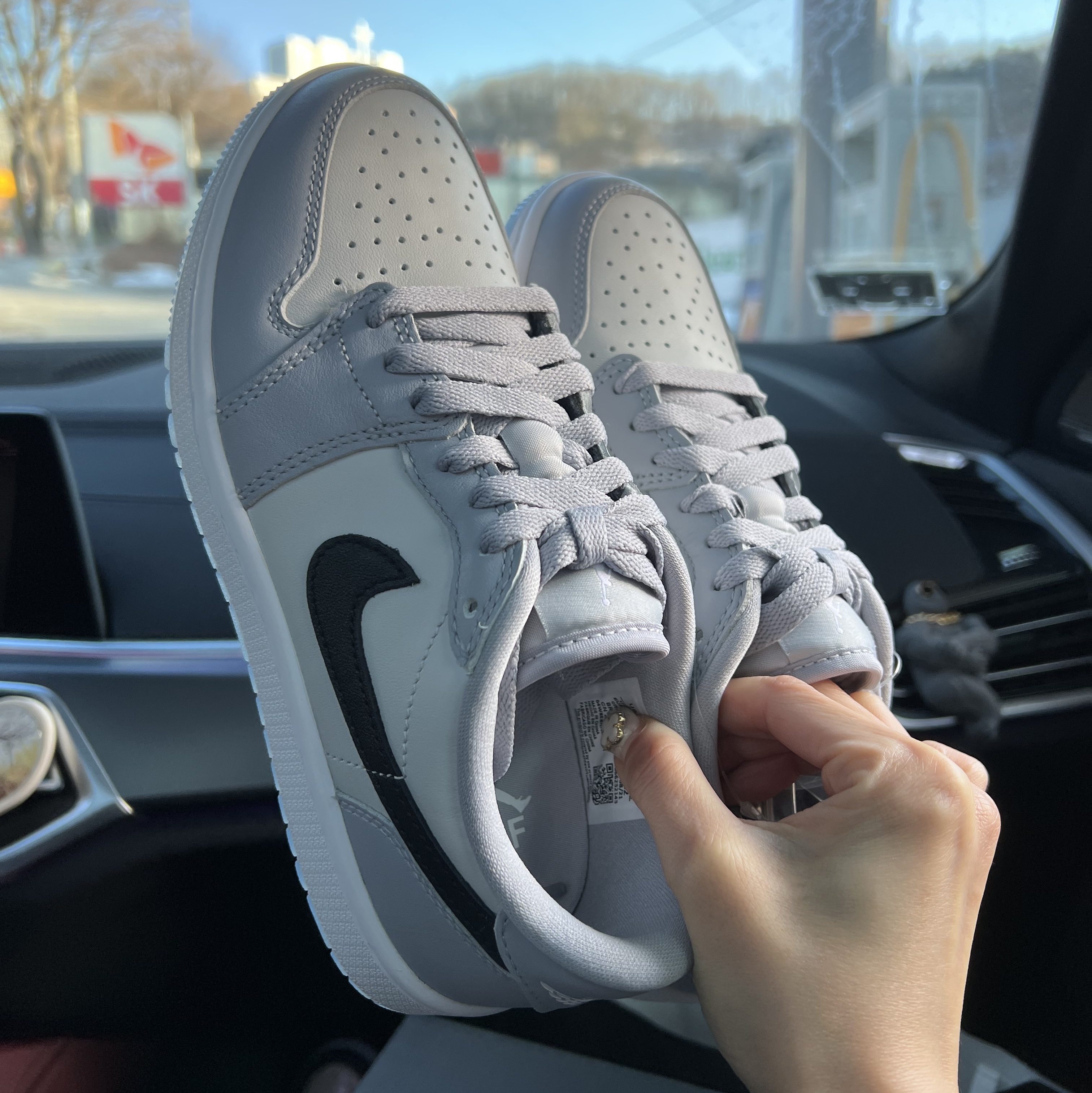 Jordan 1 Low Golf Wolf Grey 착용 스타일