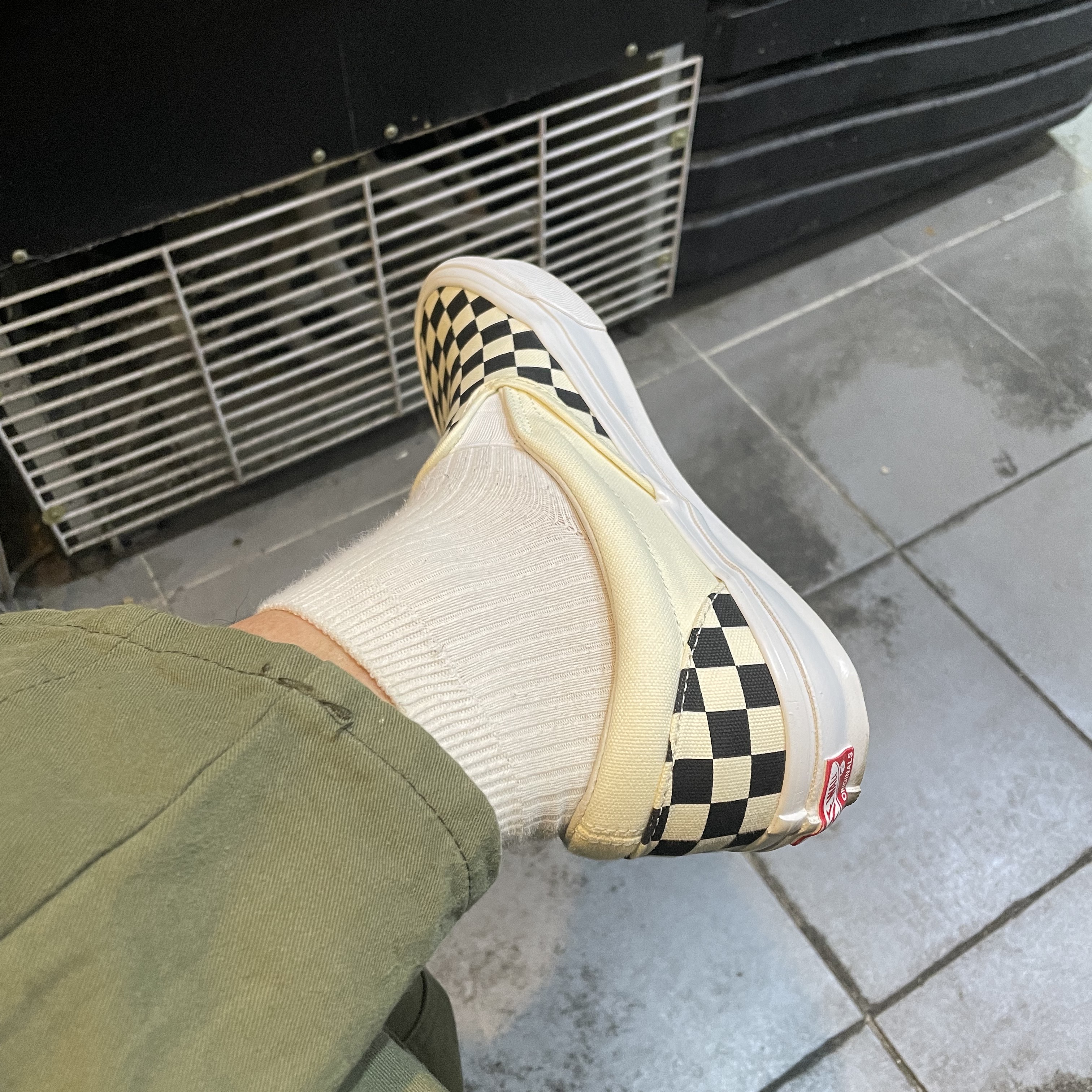 Vans Vault OG Classic Slip-On Checkerboard 착용 스타일 - 2