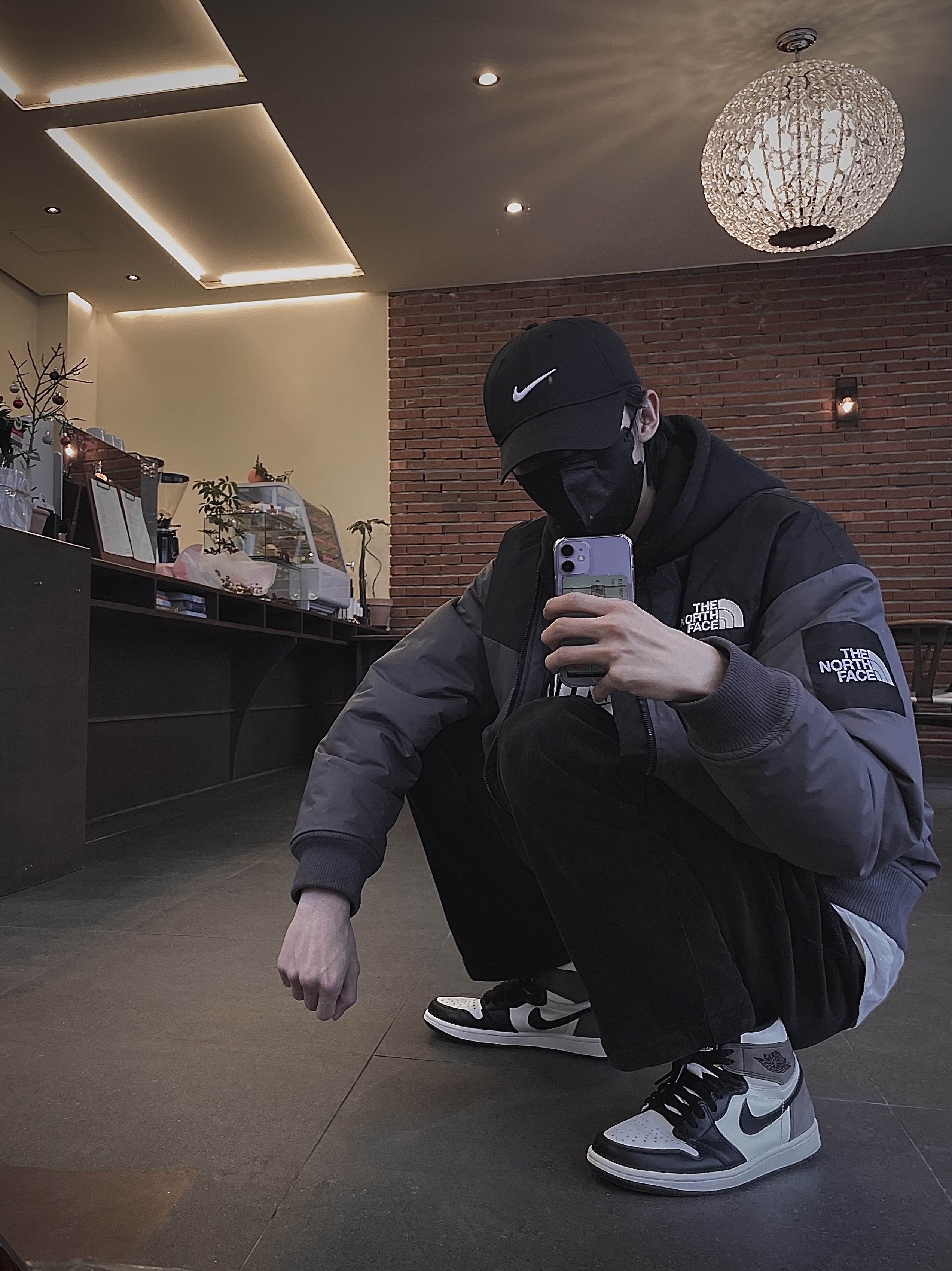Jordan 1 Retro High OG Black Mocha 착용 스타일