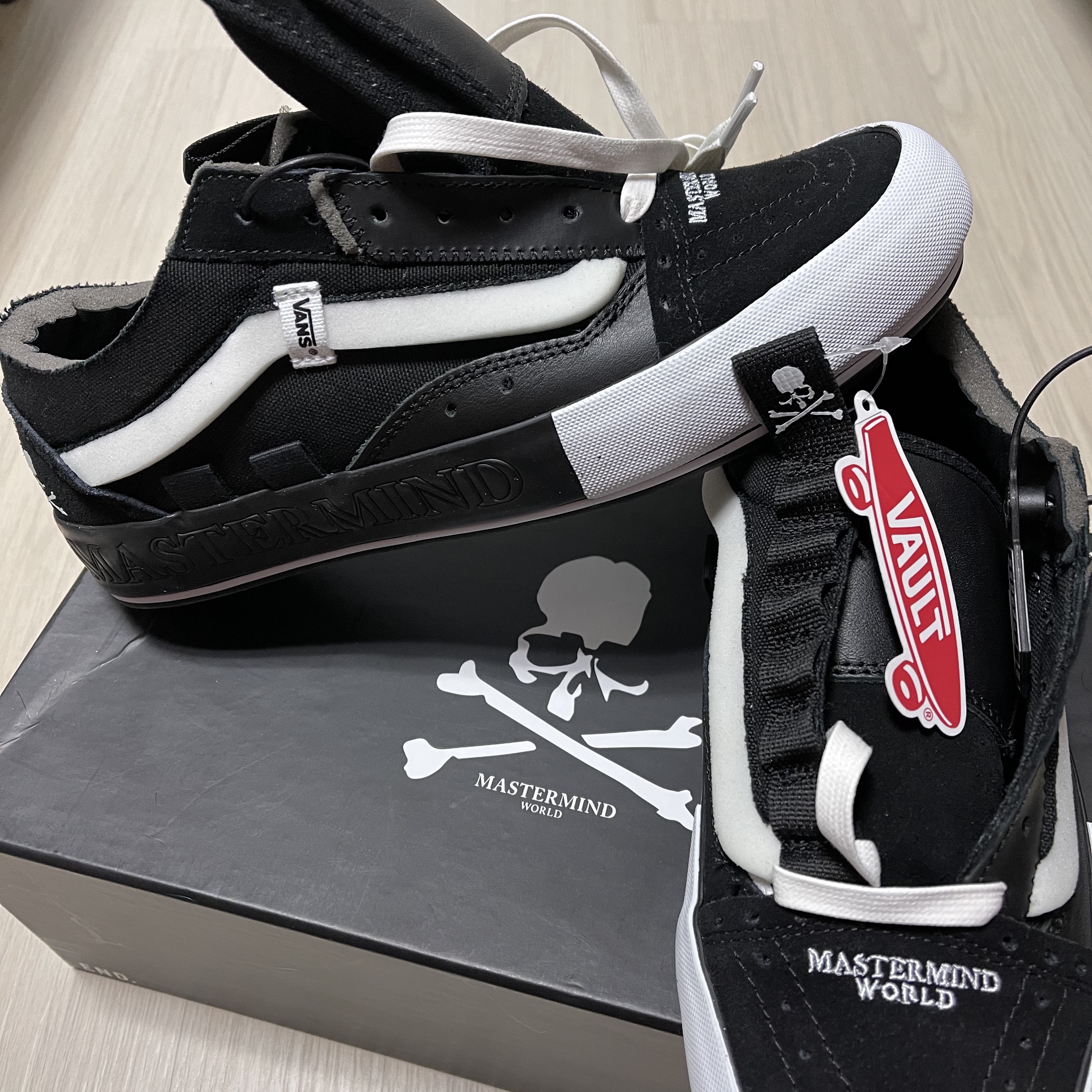 Vans Vault x Mastermind x END. Old Skool Cap LX Black 착용 스타일 - 1