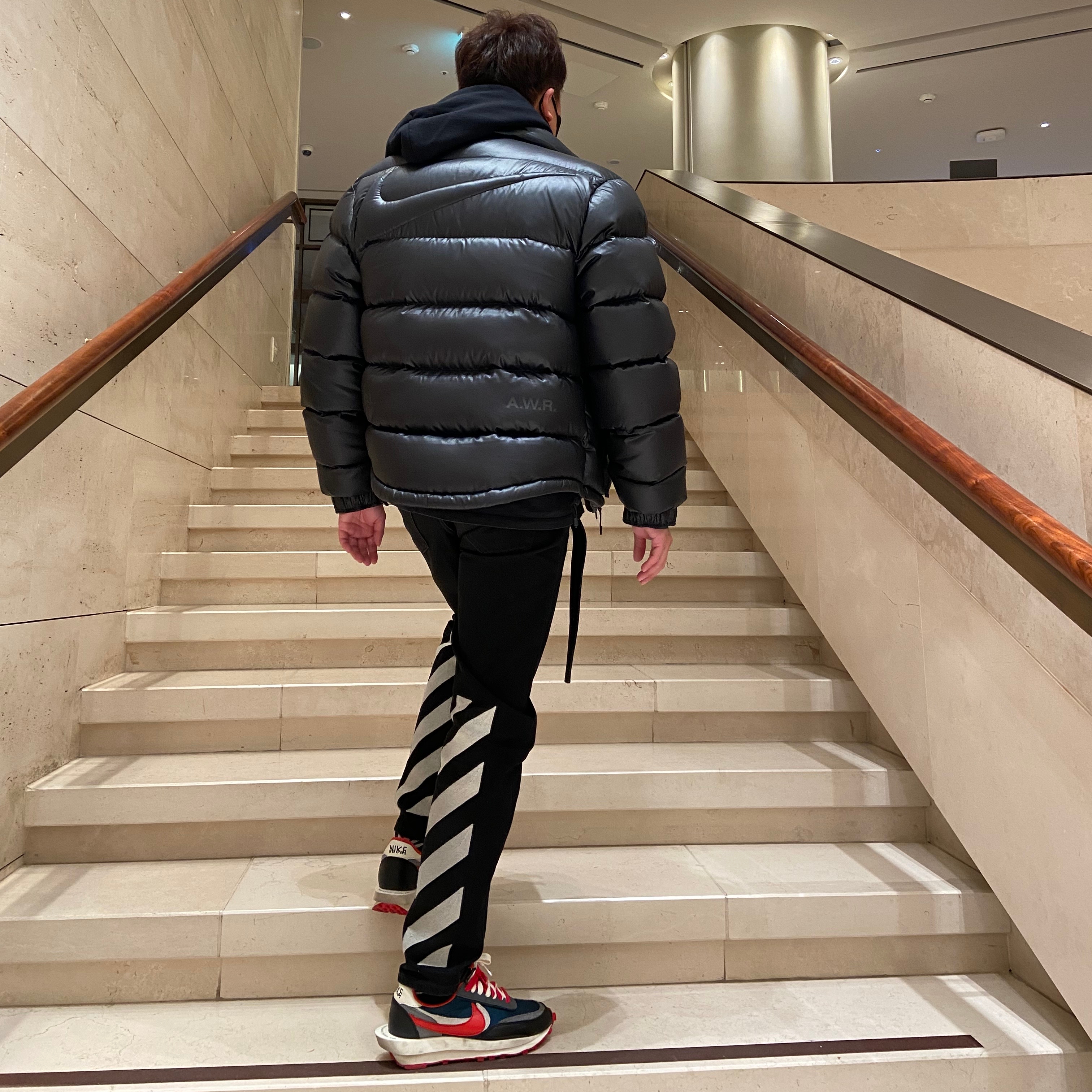 Nike x Drake Nocta Puffer Jacket Black - US/EU, Nike x Sacai x Undercover LDWaffle Midnight Spruce University Red 착용 스타일