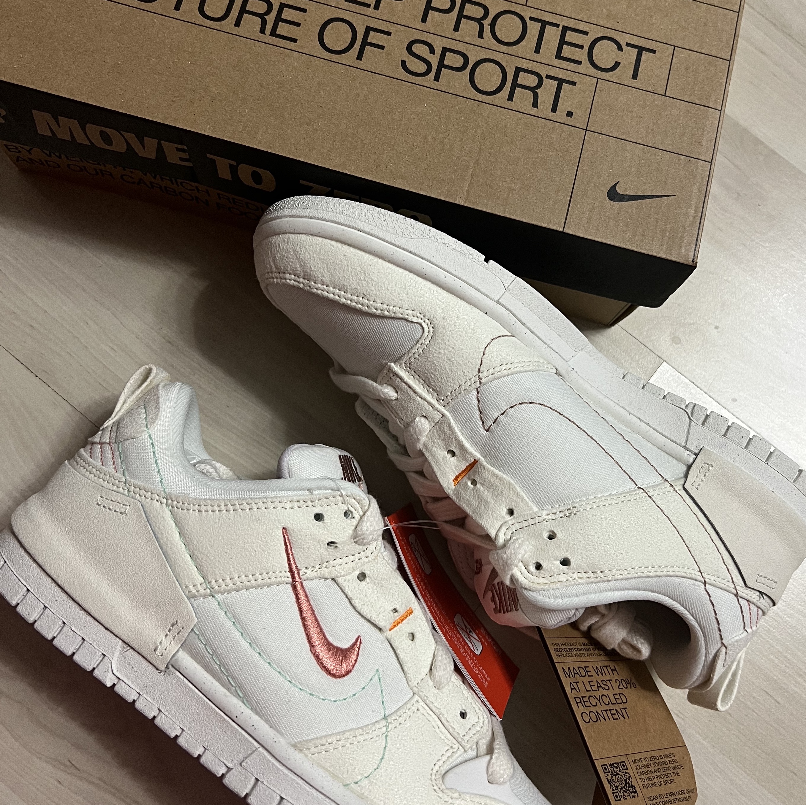 (W) Nike Dunk Low Disrupt 2 Pale Ivory Sail 착용 스타일 - 2