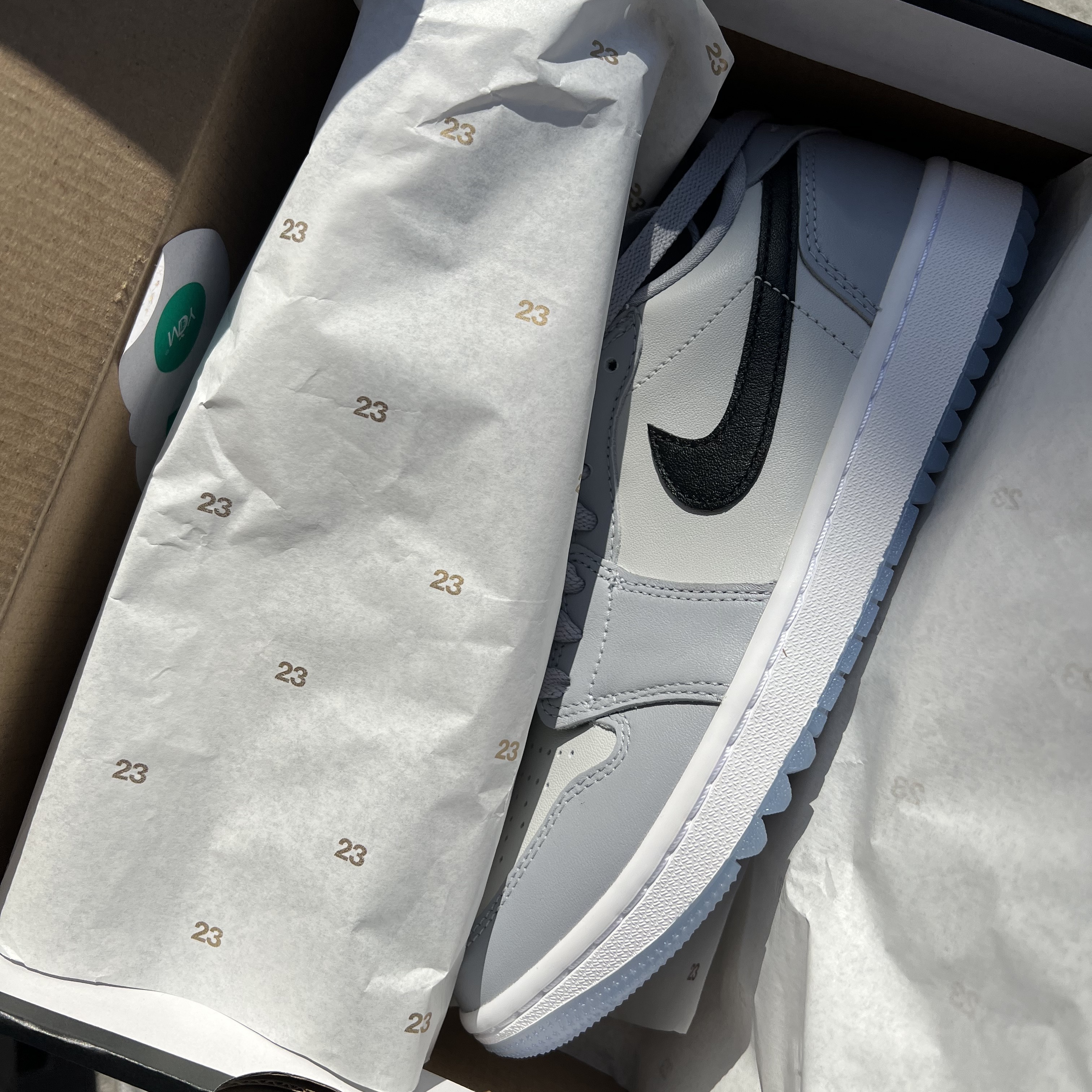 Jordan 1 Low Golf Wolf Grey, New Balance 530 Steel Grey 착용 스타일 - 2