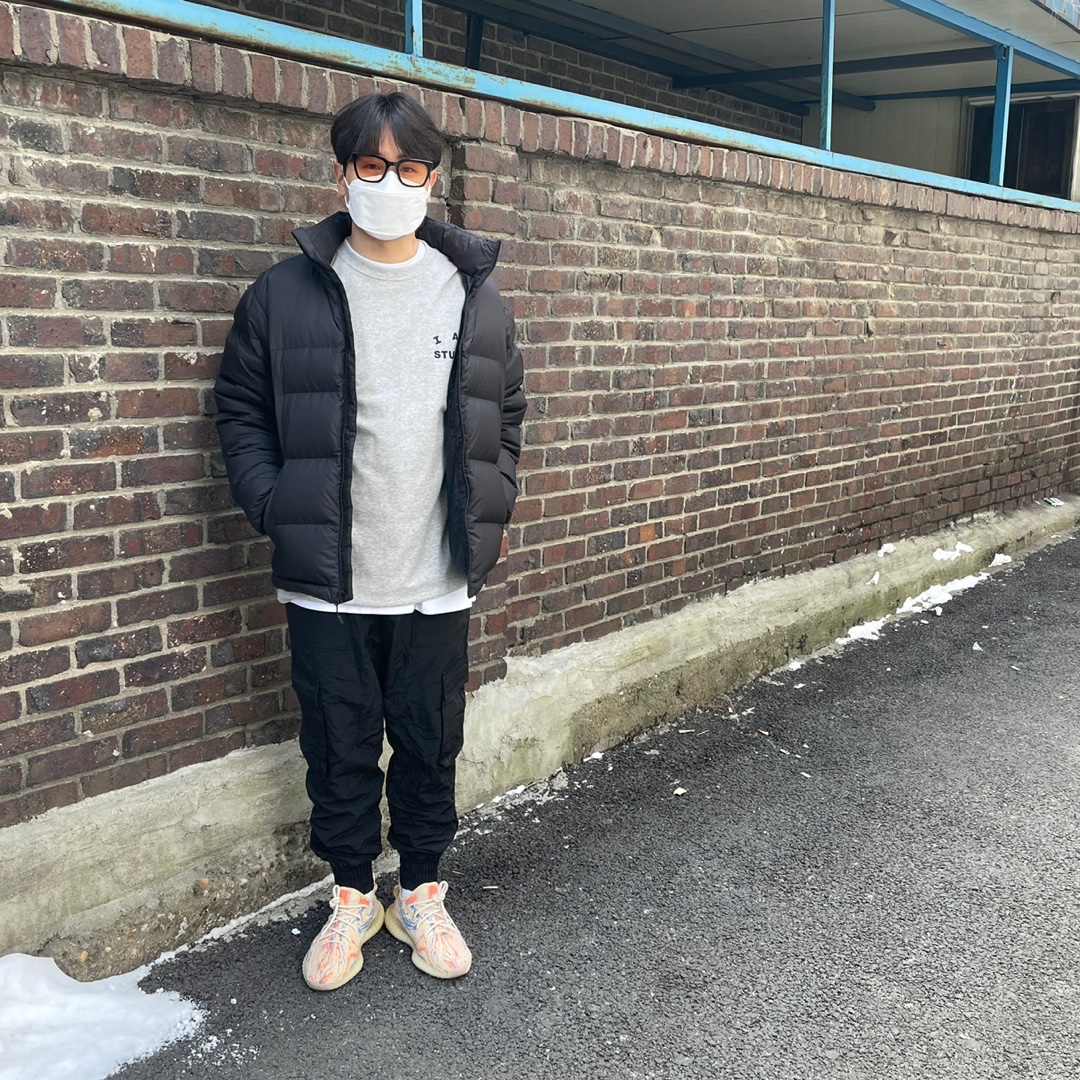 Adidas Yeezy Boost 350 V2 MX Oat, IAB Studio Long Sleeve Gray 착용 스타일