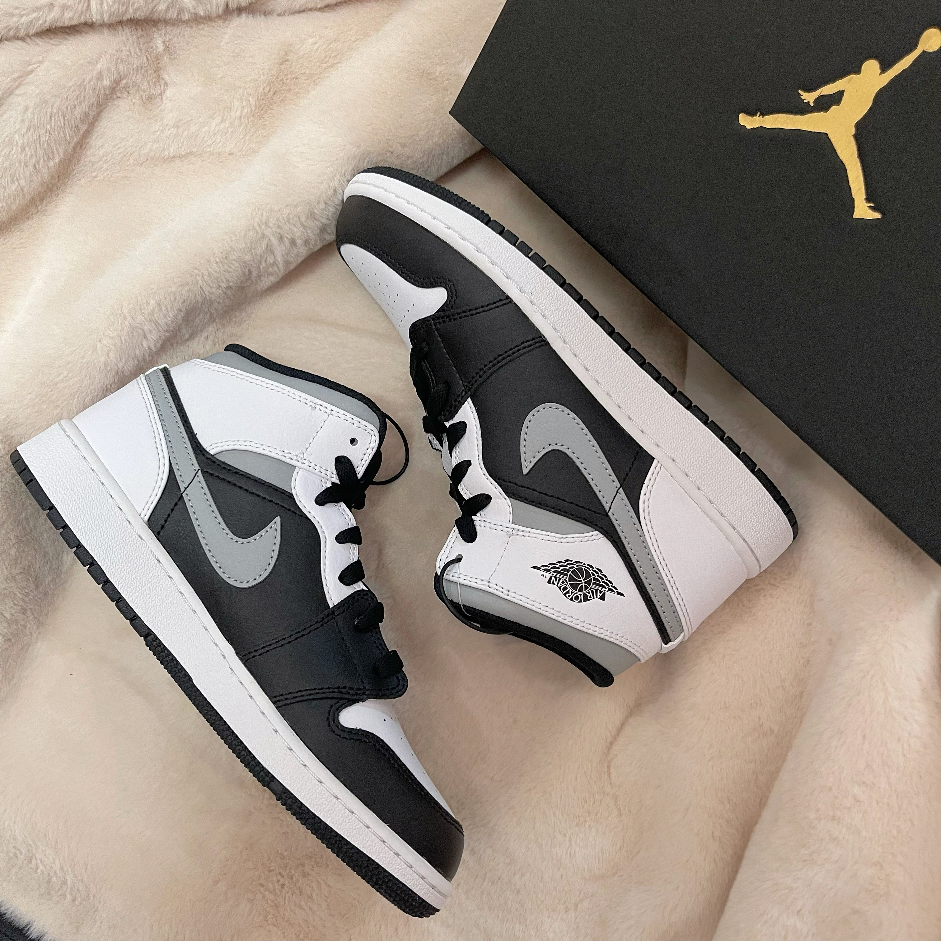 (GS) Jordan 1 Mid White Shadow 착용 스타일