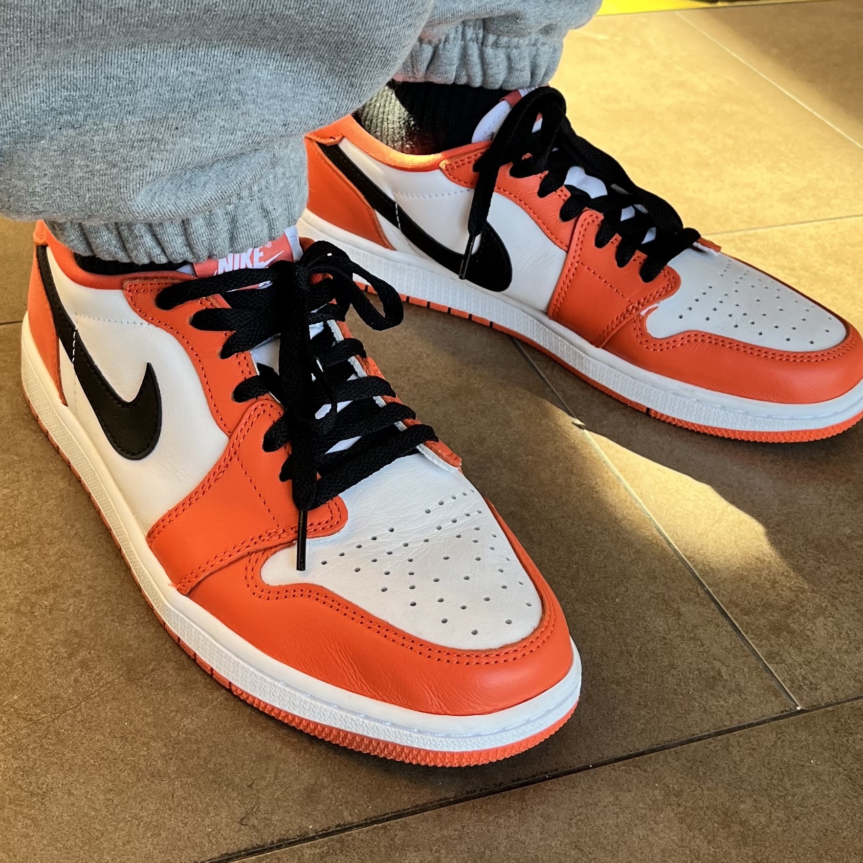 Jordan 1 Low OG Starfish 착용 스타일