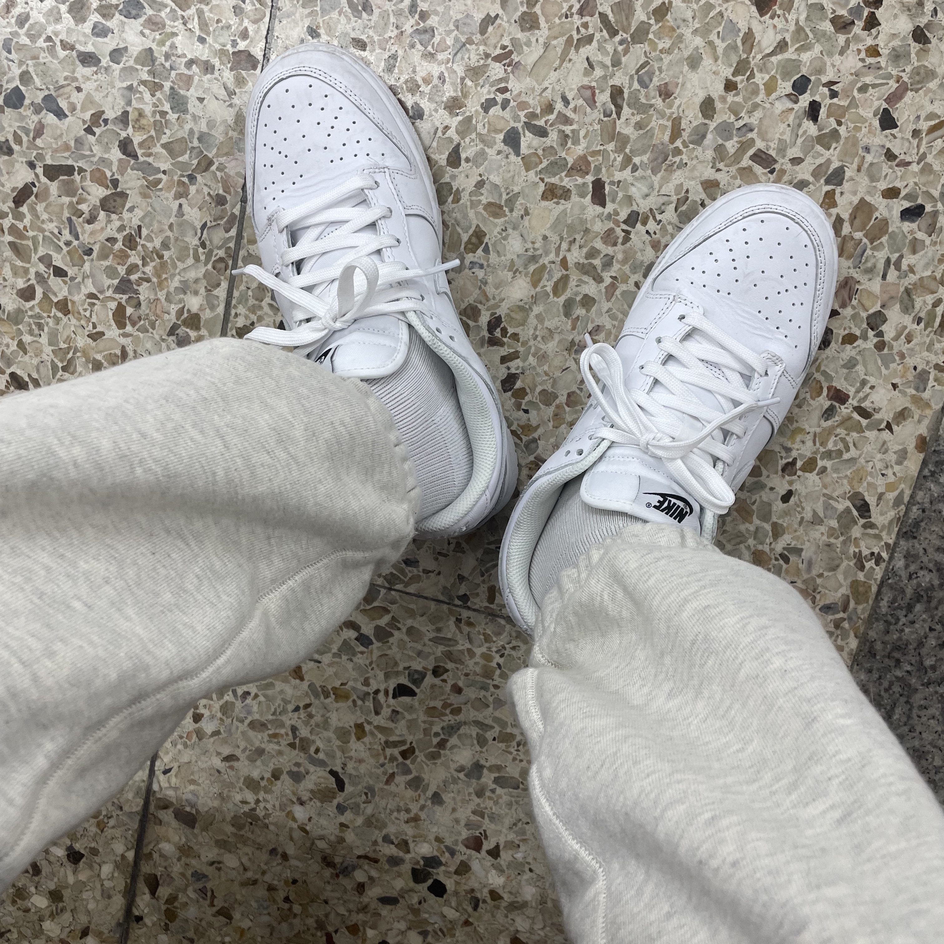 (W) Nike Dunk Low Triple White 착용 스타일