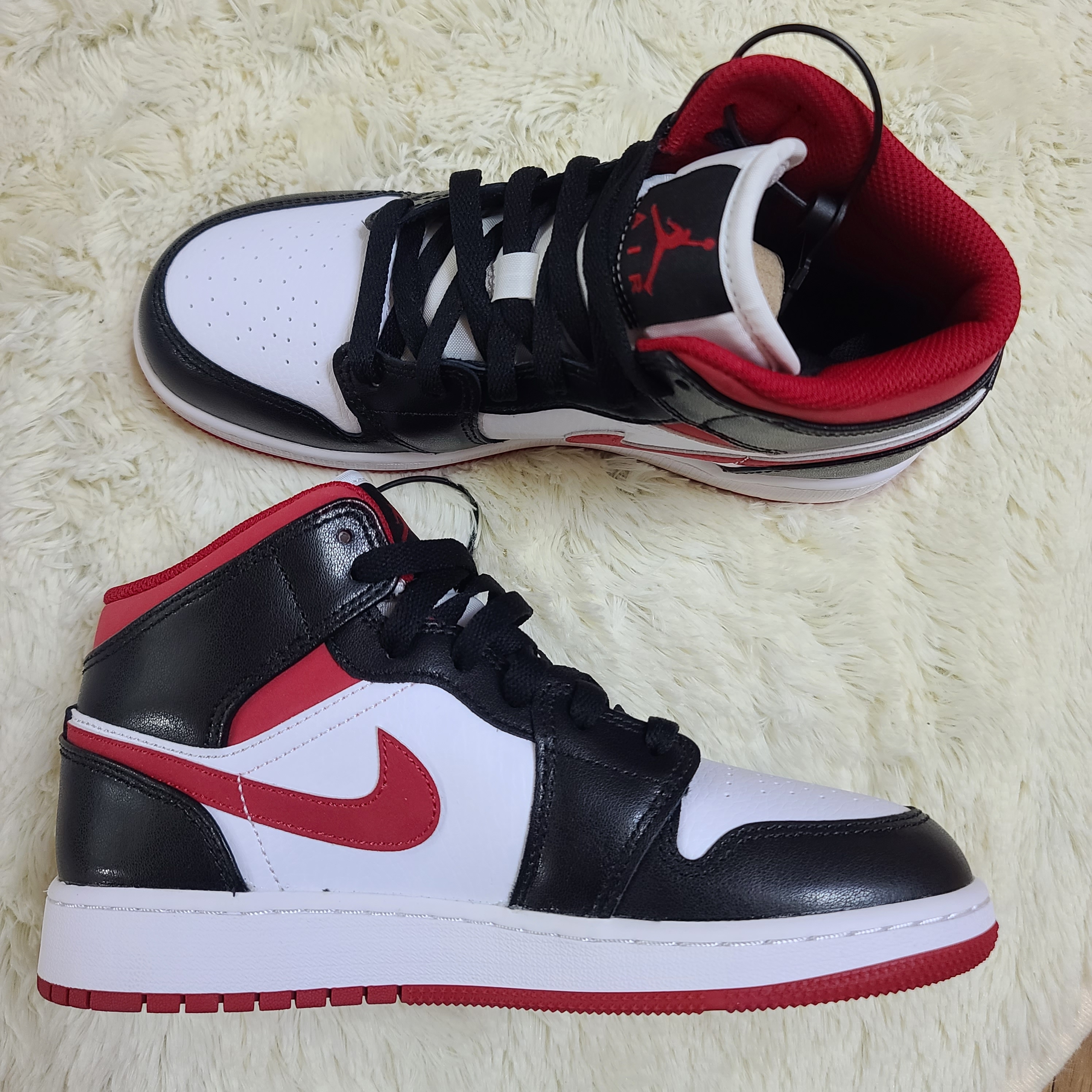 Jordan 1 Mid Gym Red Black White, (GS) Jordan 1 Low Bred Toe 착용 스타일 - 3