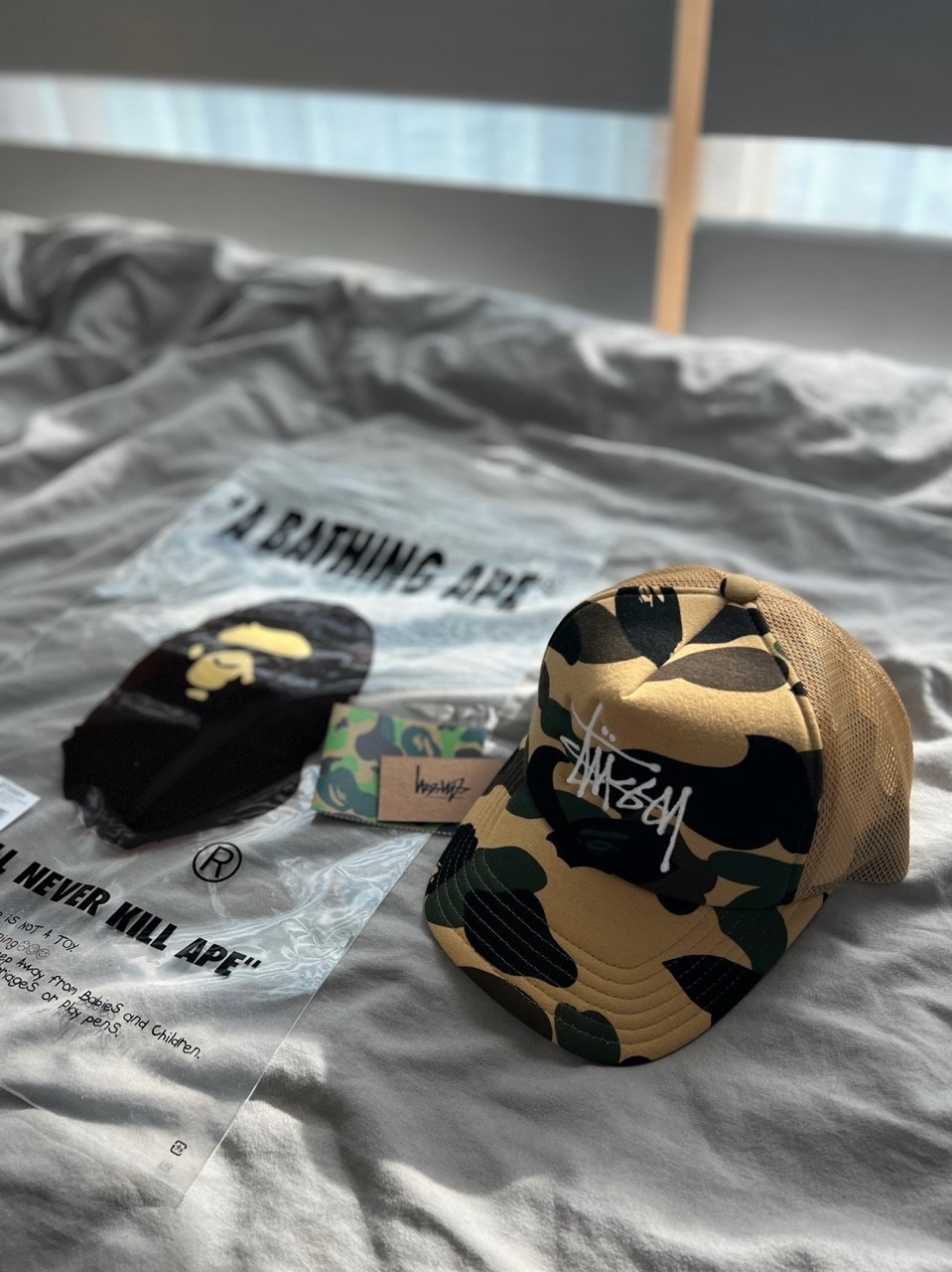 Stussy x BAPE Trucker Cap Yellow 착용 스타일 - 4