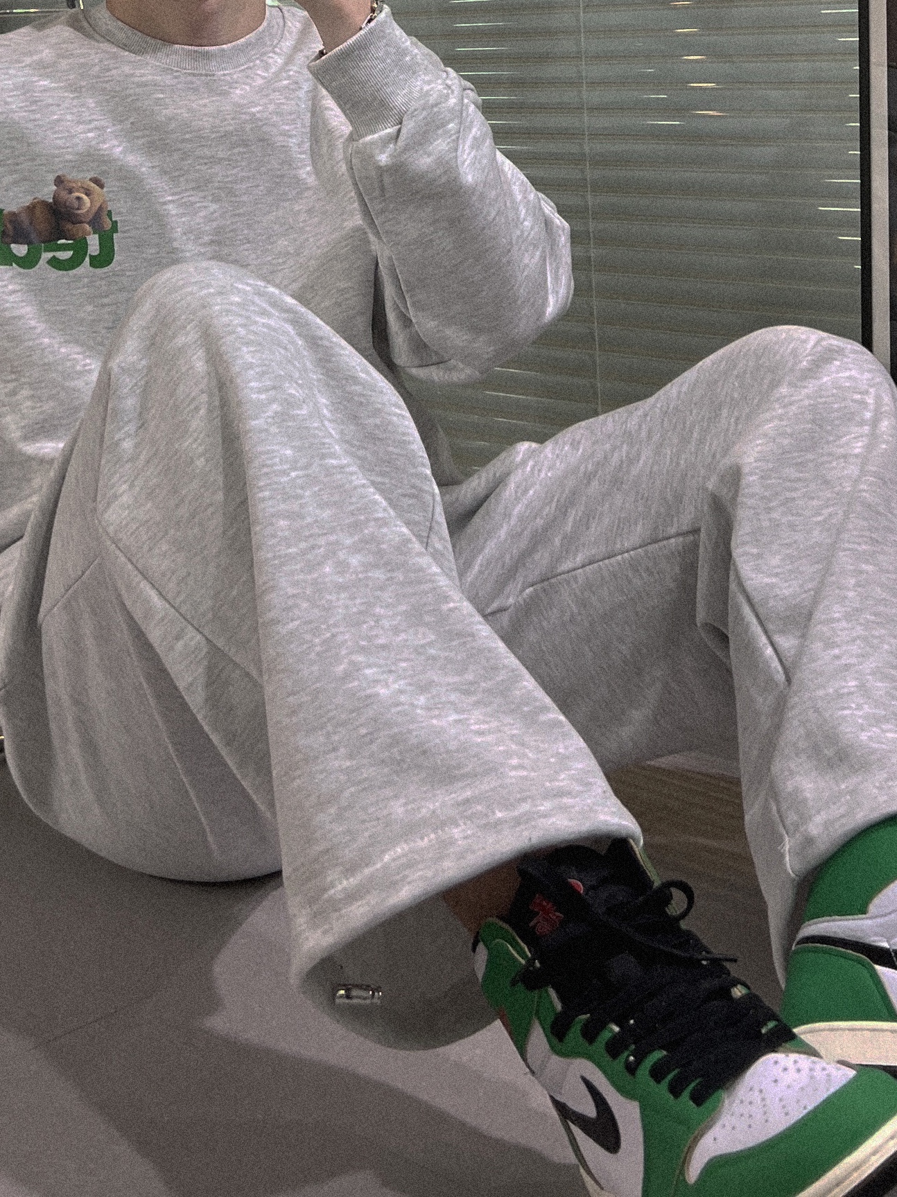 (W) Jordan 1 Retro High OG Lucky Green 착용 스타일 - 2