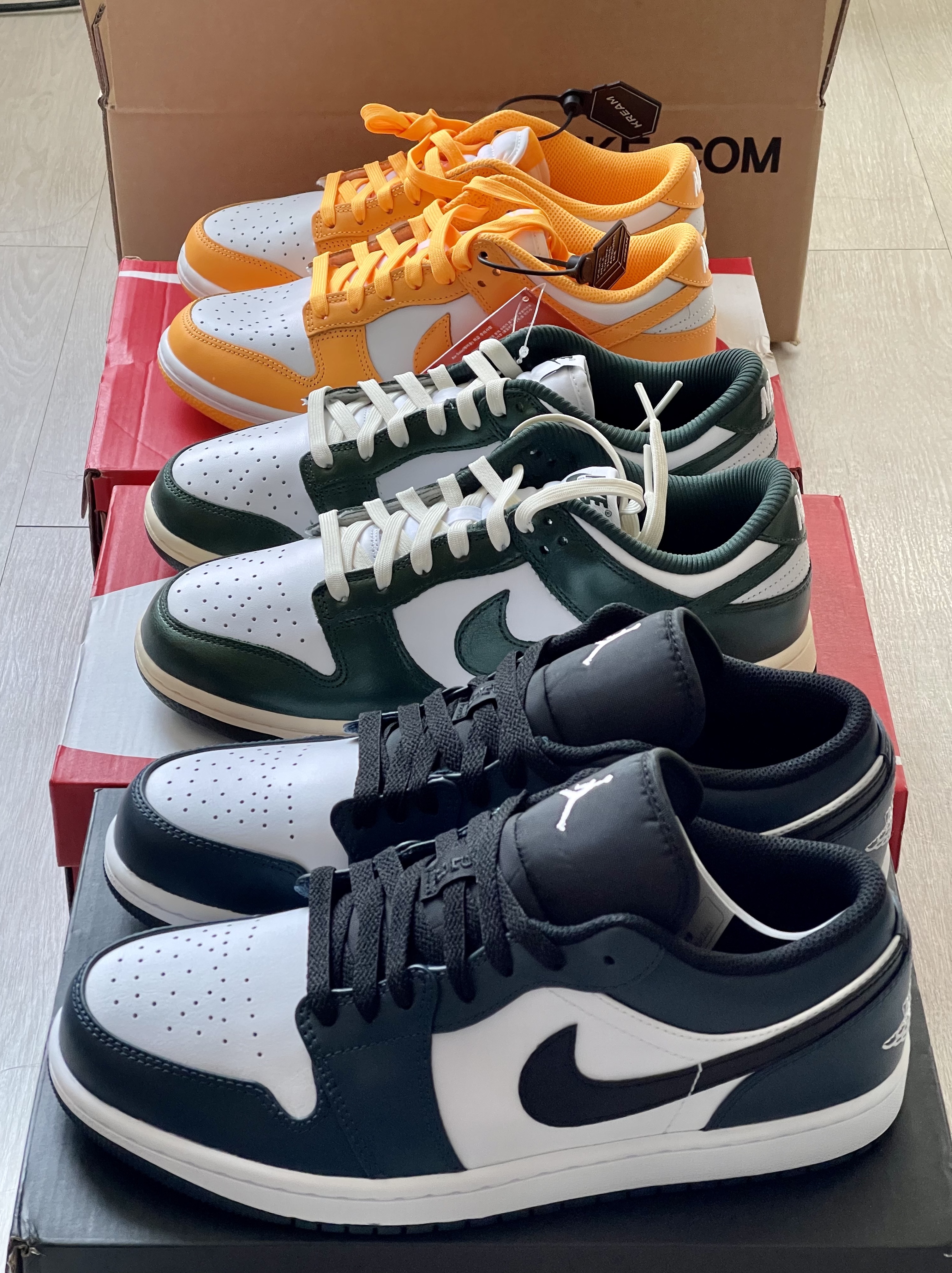 (W) Nike Dunk Low Laser Orange, (W) Nike Dunk Low Vintage Green 착용 스타일 - 2