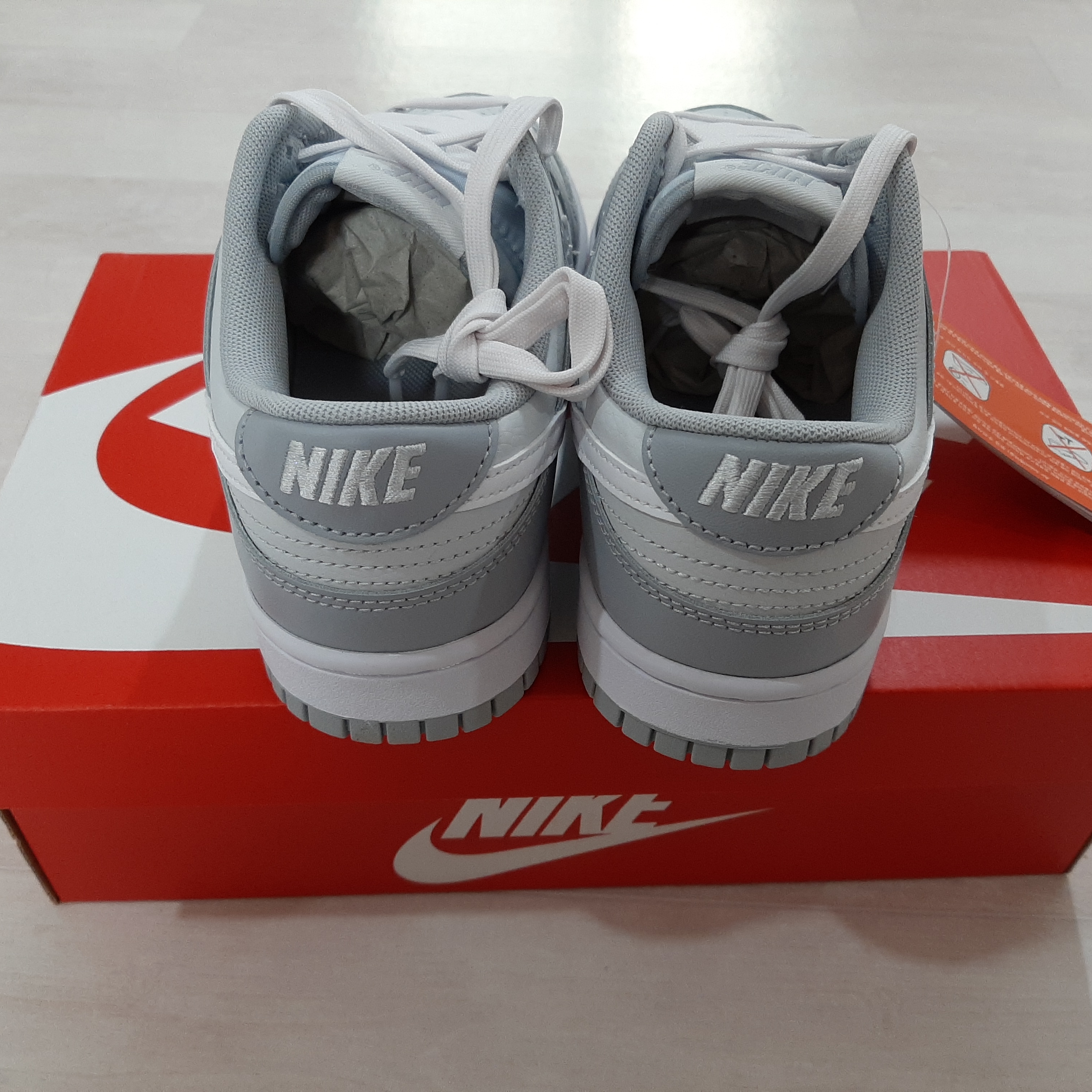 Nike Dunk Low Retro Wolf Grey 착용 스타일 - 3