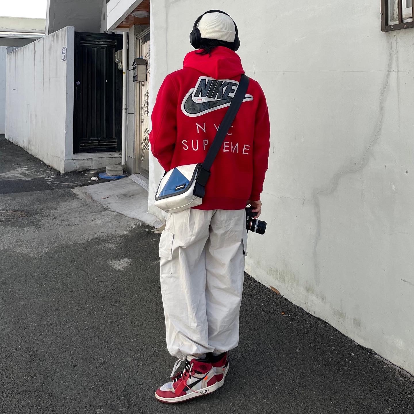 Jordan 1 x Off-White Retro High Chicago The Ten 착용 스타일 - 1