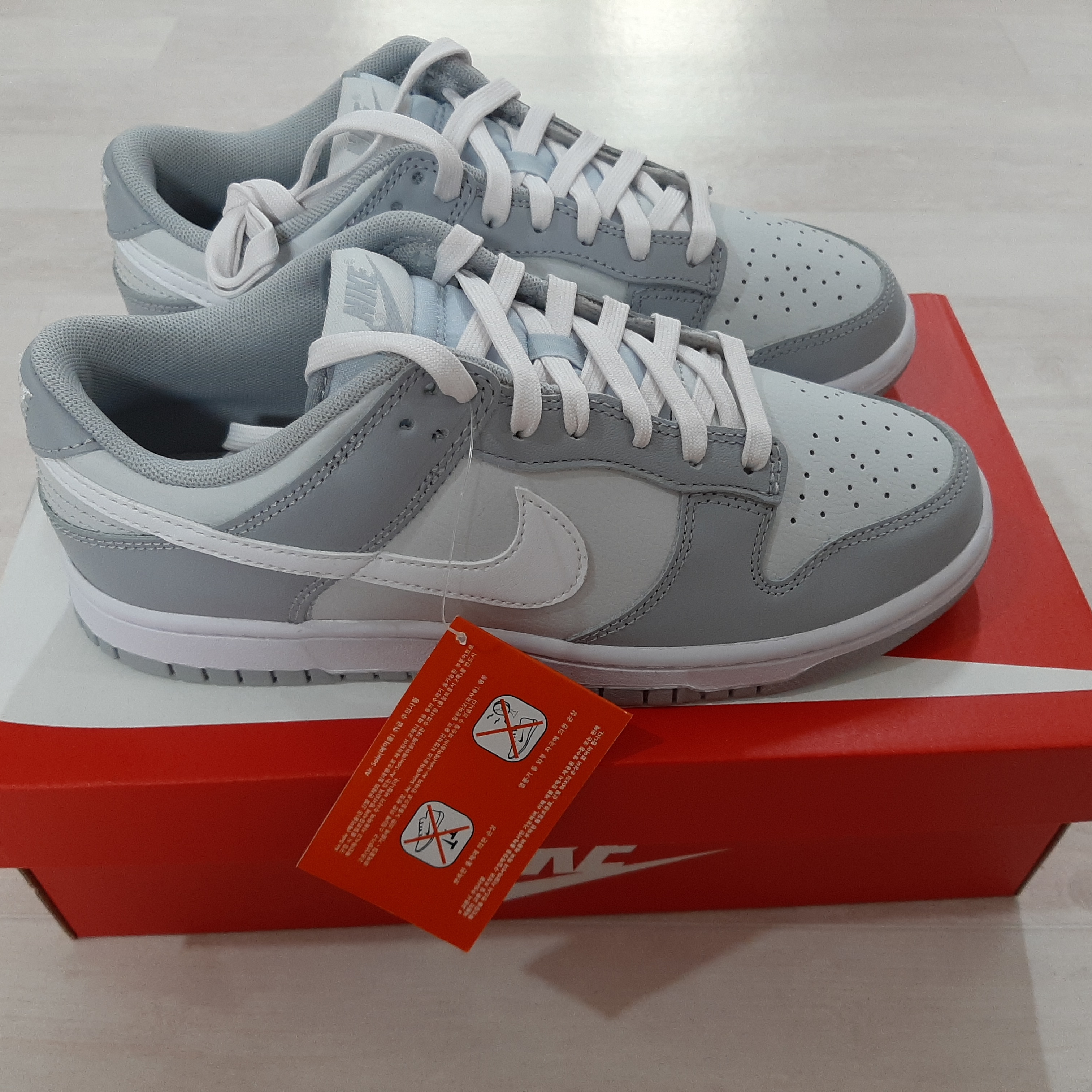 Nike Dunk Low Retro Wolf Grey 착용 스타일 - 1