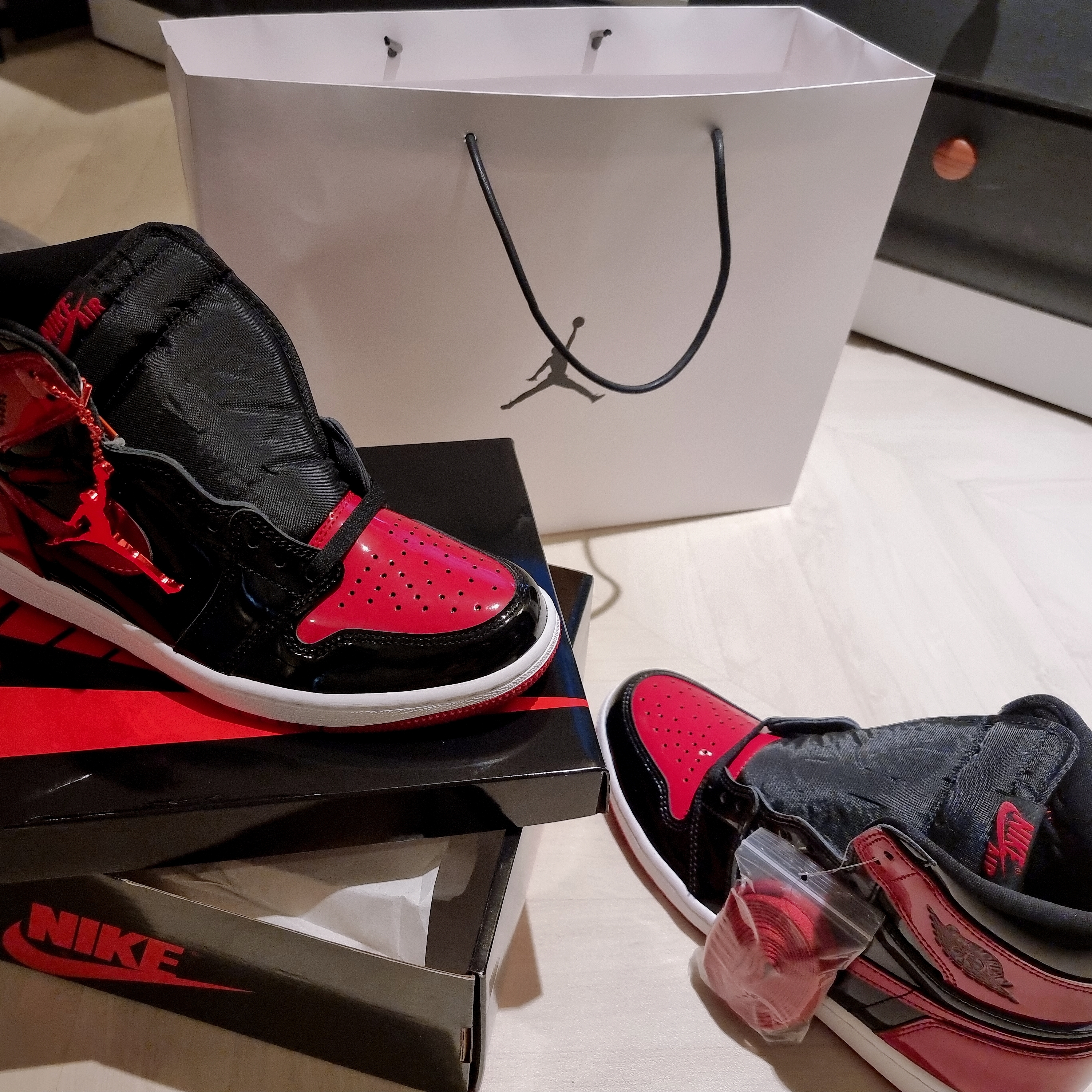 Jordan 1 Retro High OG Patent Bred 착용 스타일 - 1