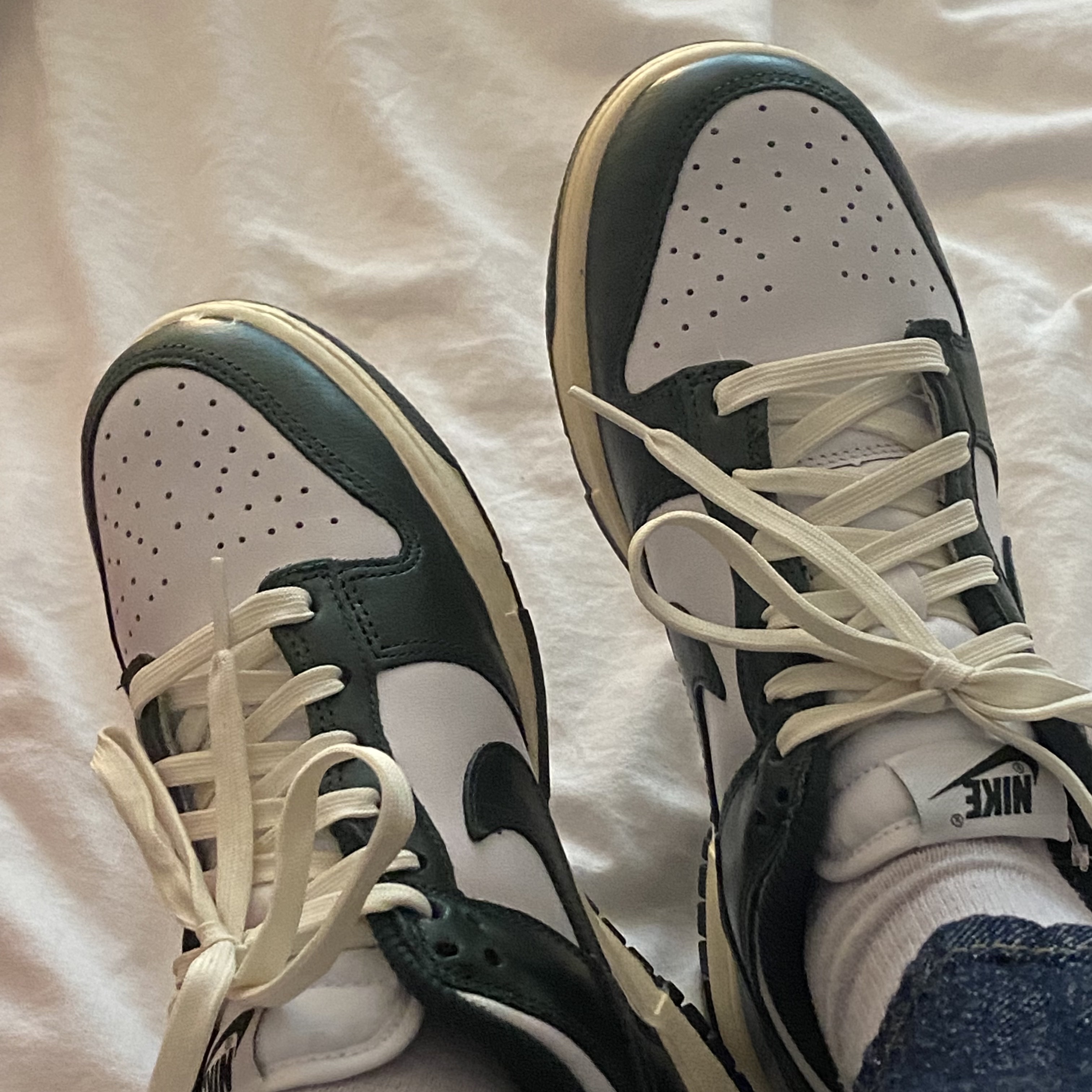 (W) Nike Dunk Low Vintage Green 착용 스타일 - 3