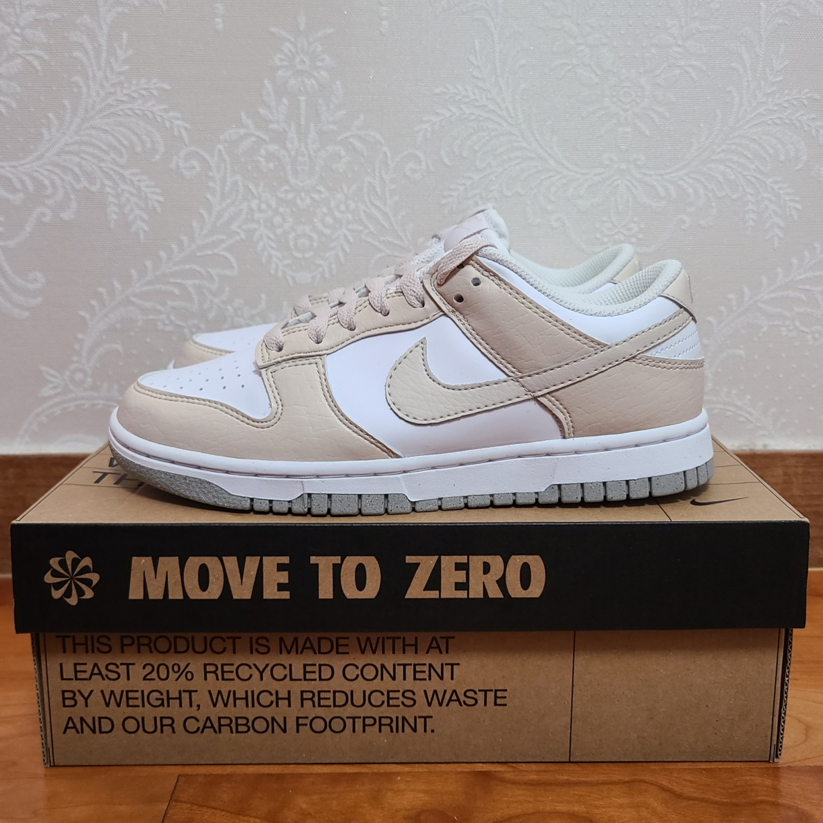 (W) Nike Dunk Low Next Nature Light Orewood Brown 착용 스타일 - 2