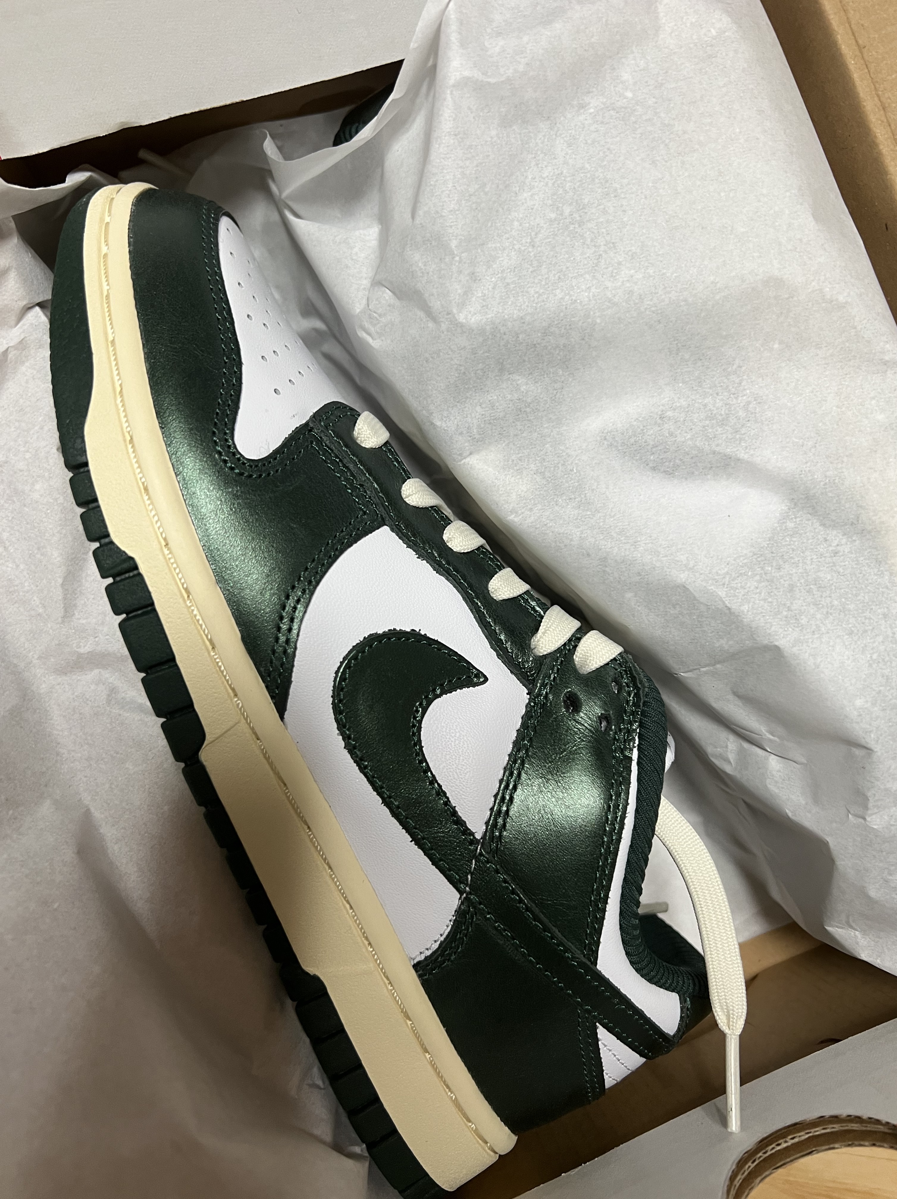 (W) Nike Dunk Low Vintage Green 착용 스타일