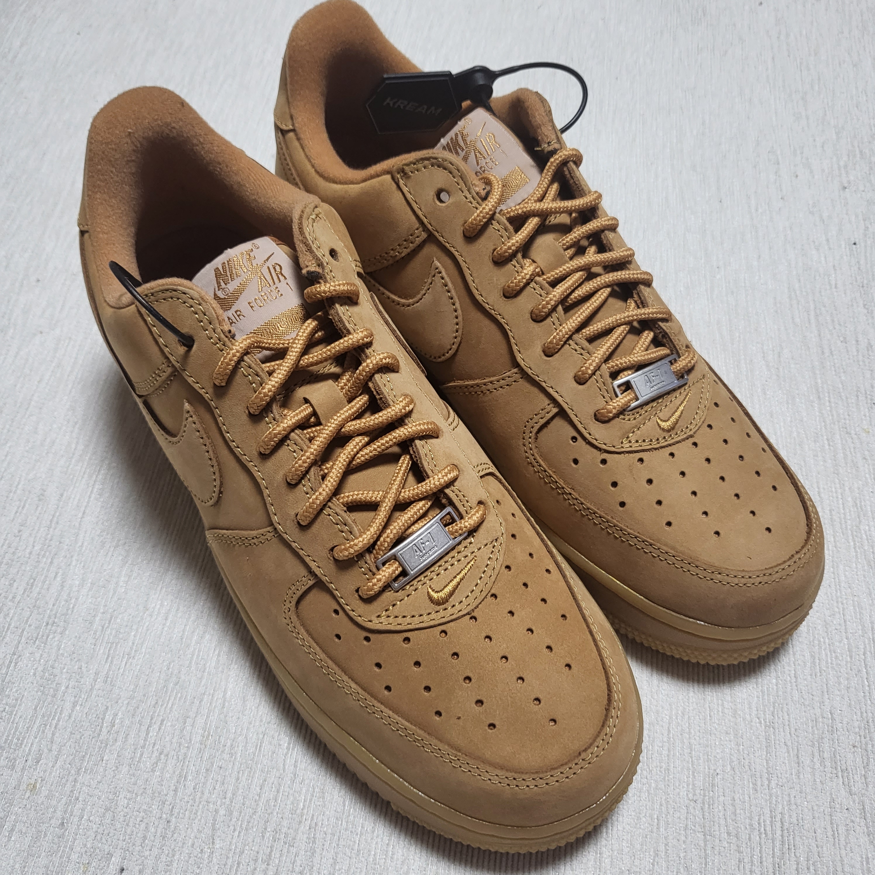 Nike x Supreme Air Force 1 Low Flax 착용 스타일 - 4