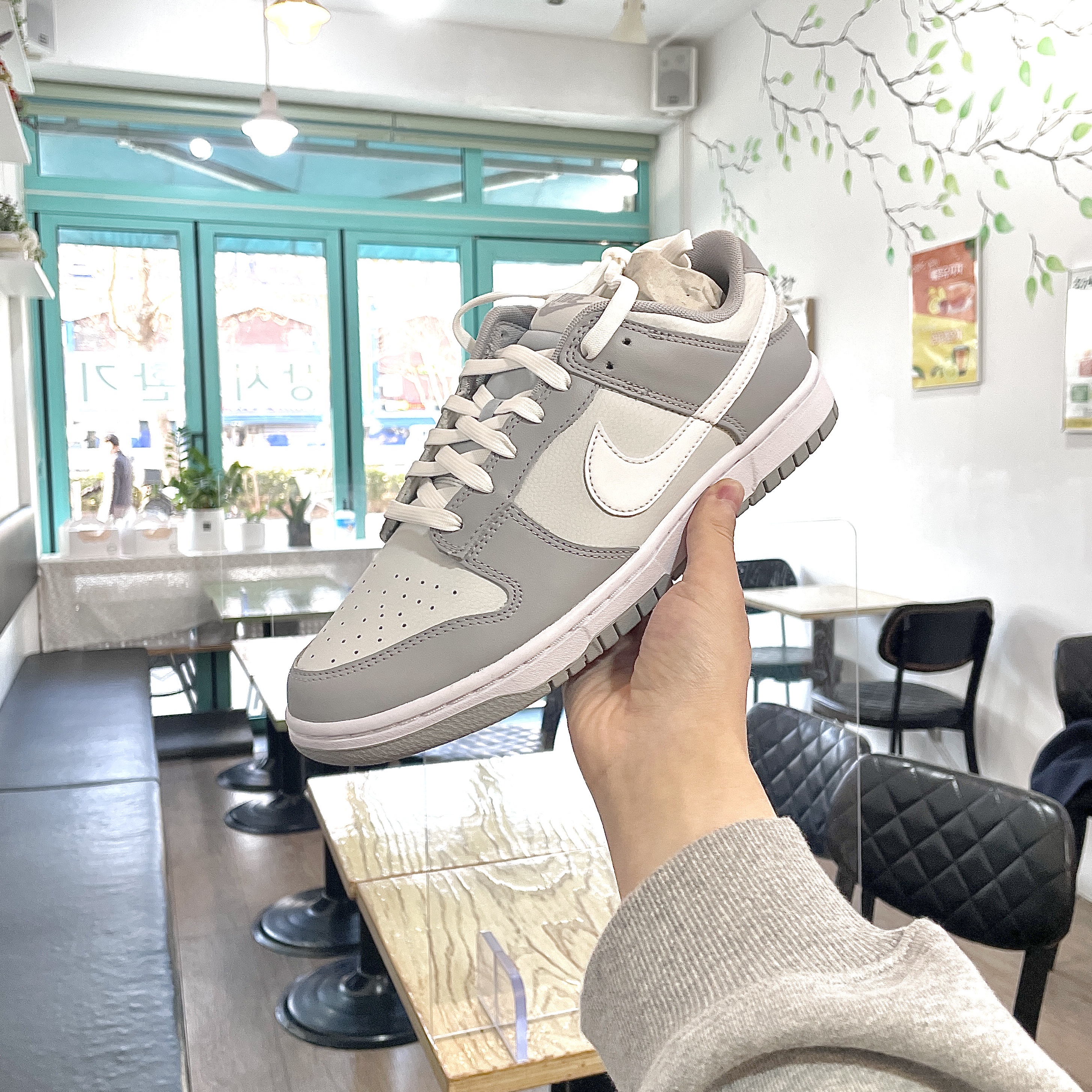 Nike Dunk Low Retro Wolf Grey 착용 스타일 - 3