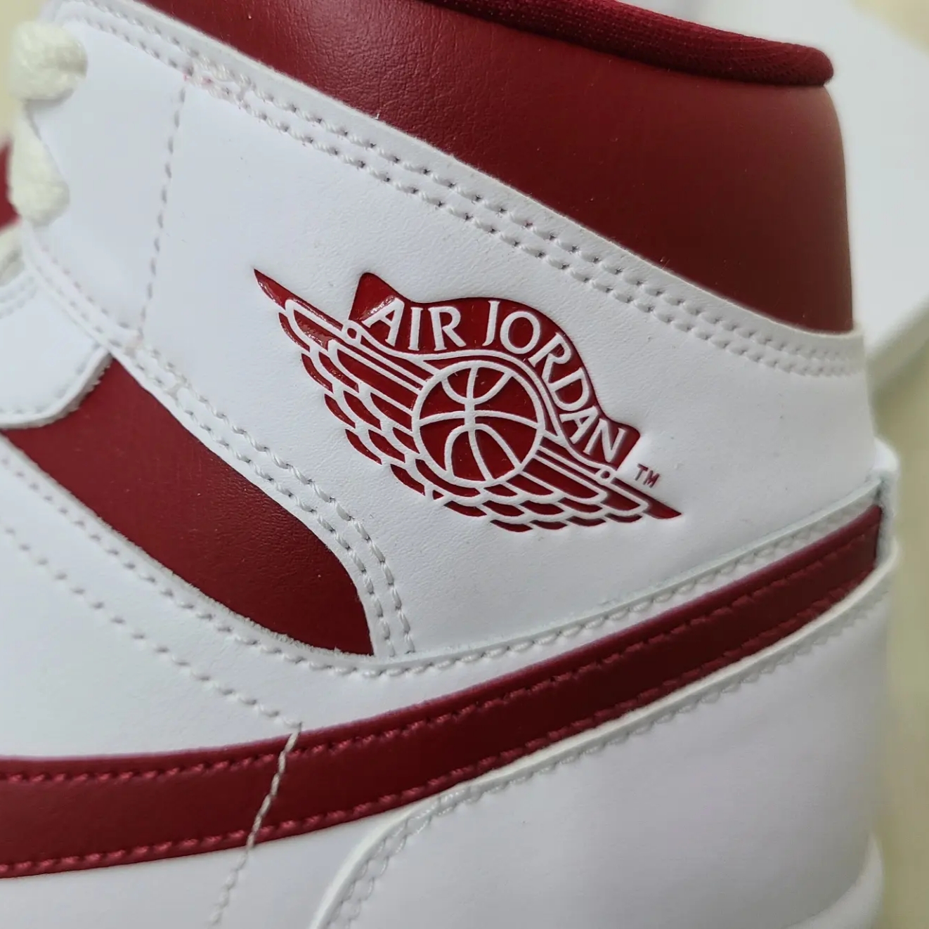 (W) Jordan 1 Mid Championship Red 착용 스타일 - 3
