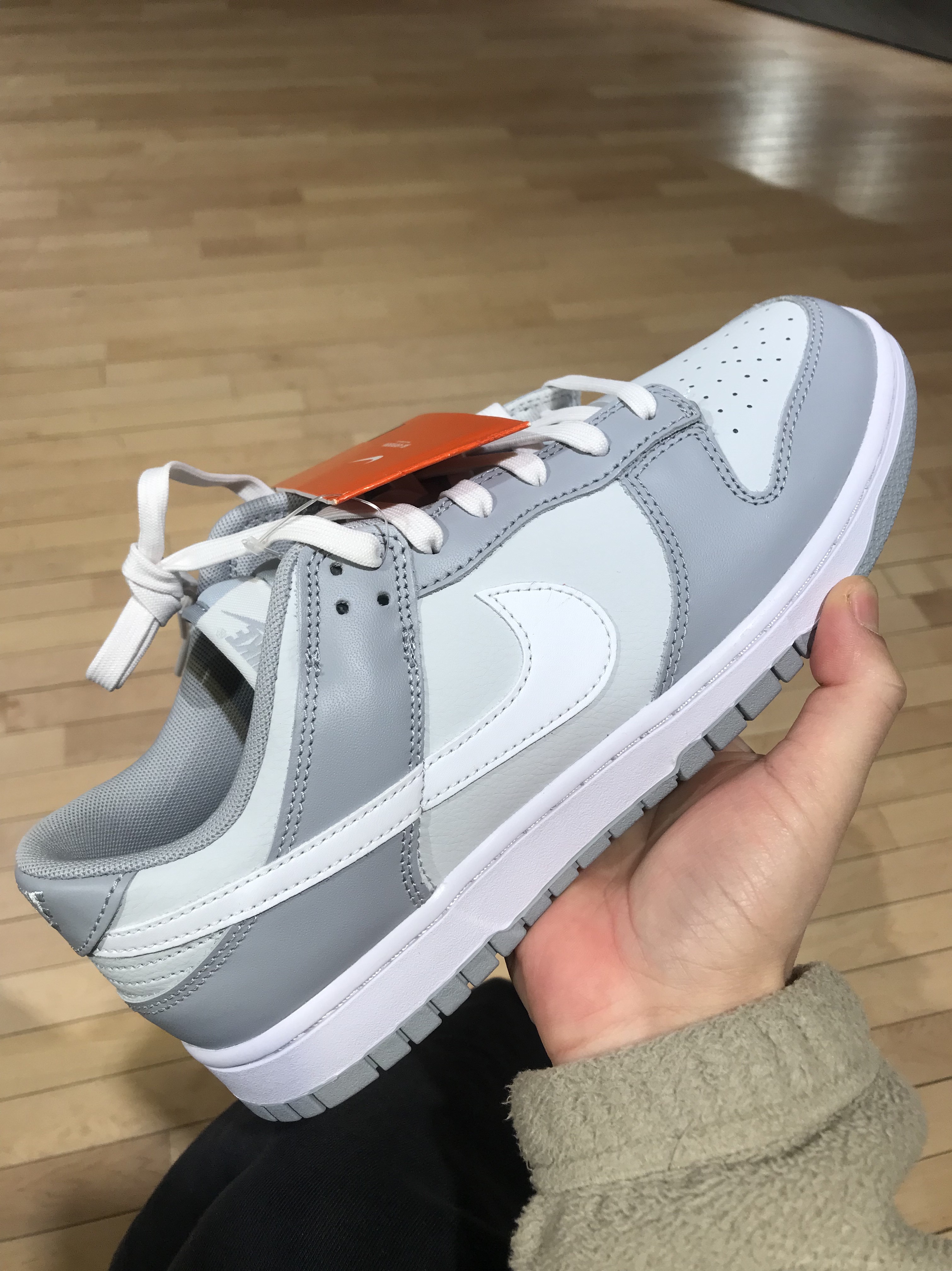 Nike Dunk Low Retro Wolf Grey 착용 스타일 - 1