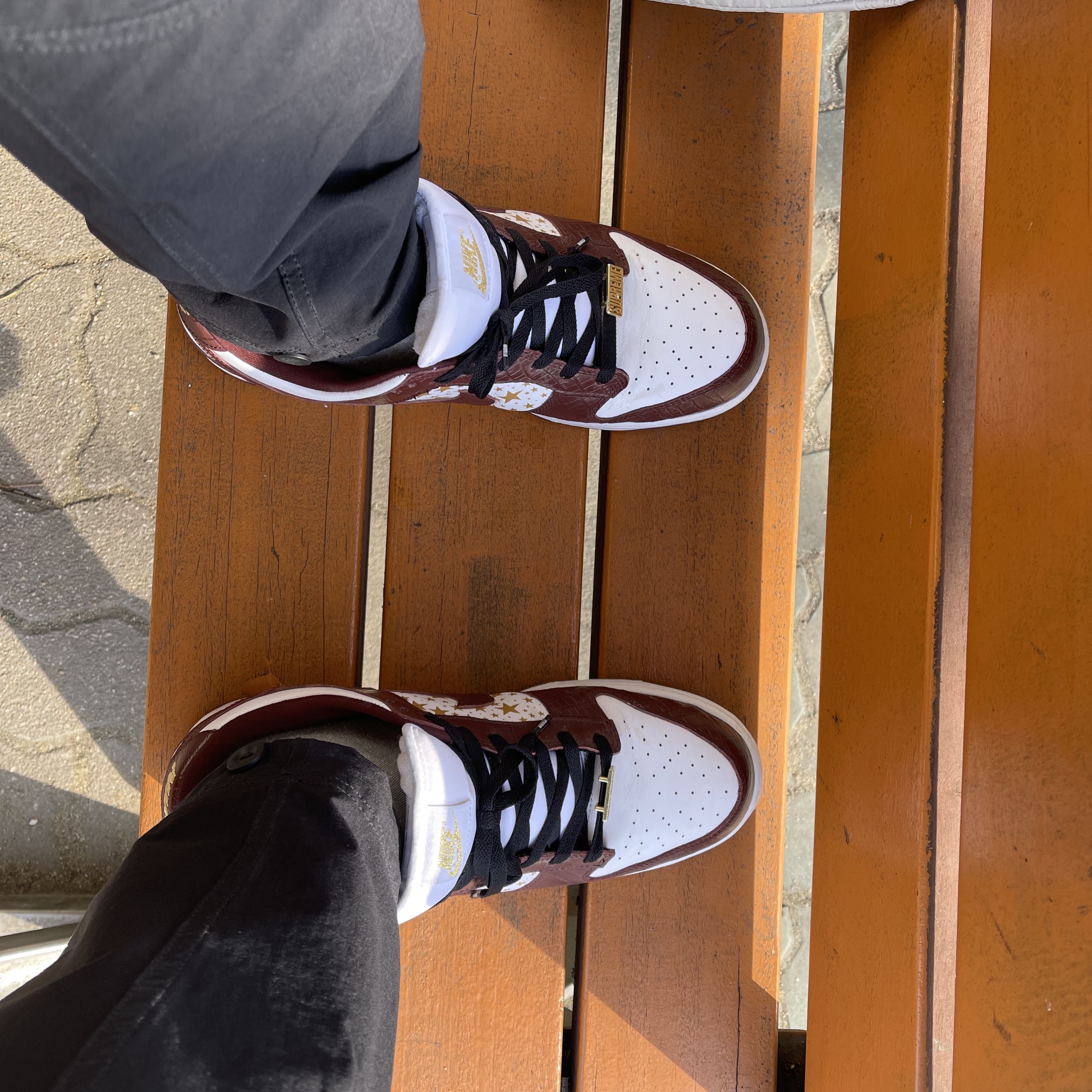 Nike x Supreme SB Dunk Low Barkroot Brown 착용 스타일 - 2