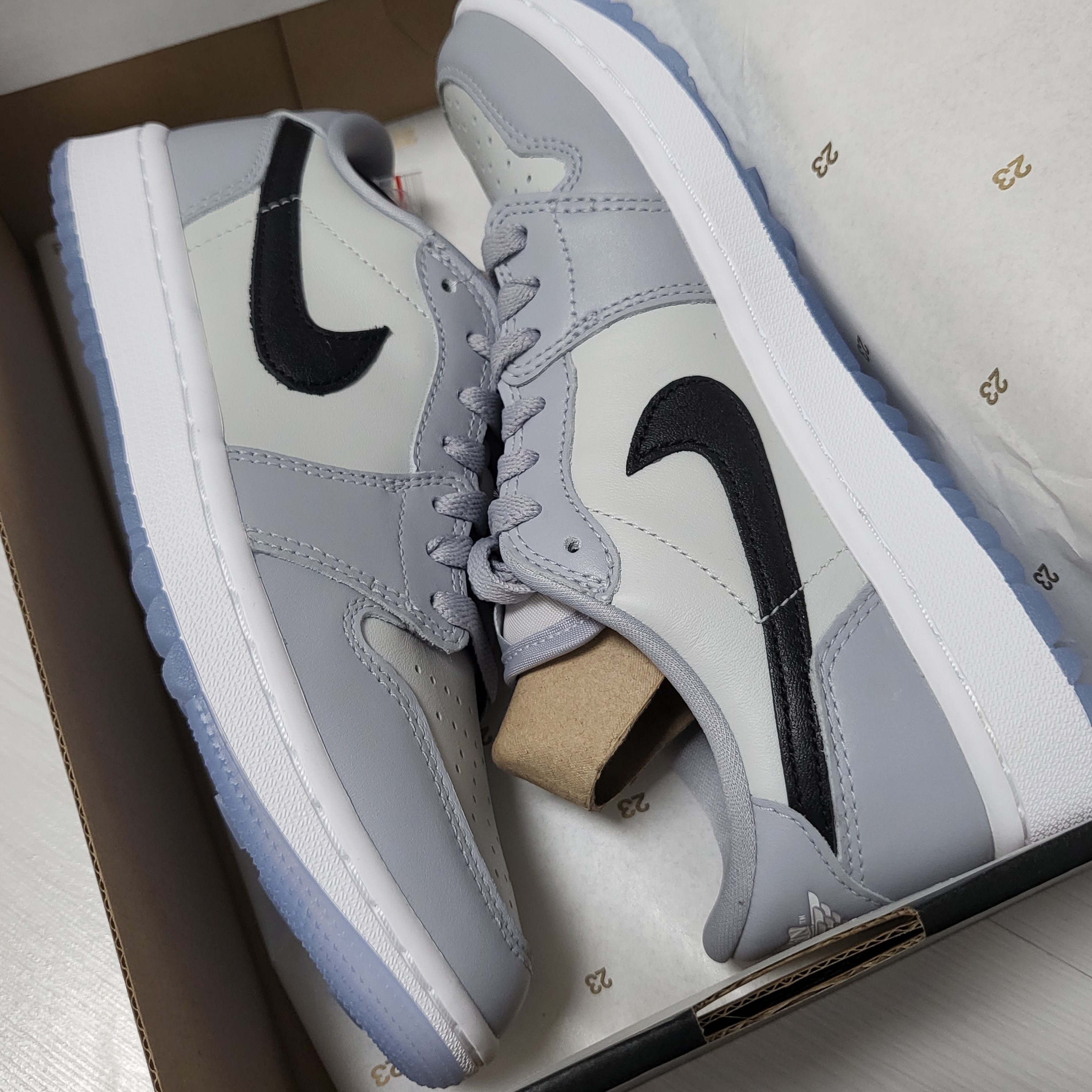 Jordan 1 Low Golf Wolf Grey 착용 스타일