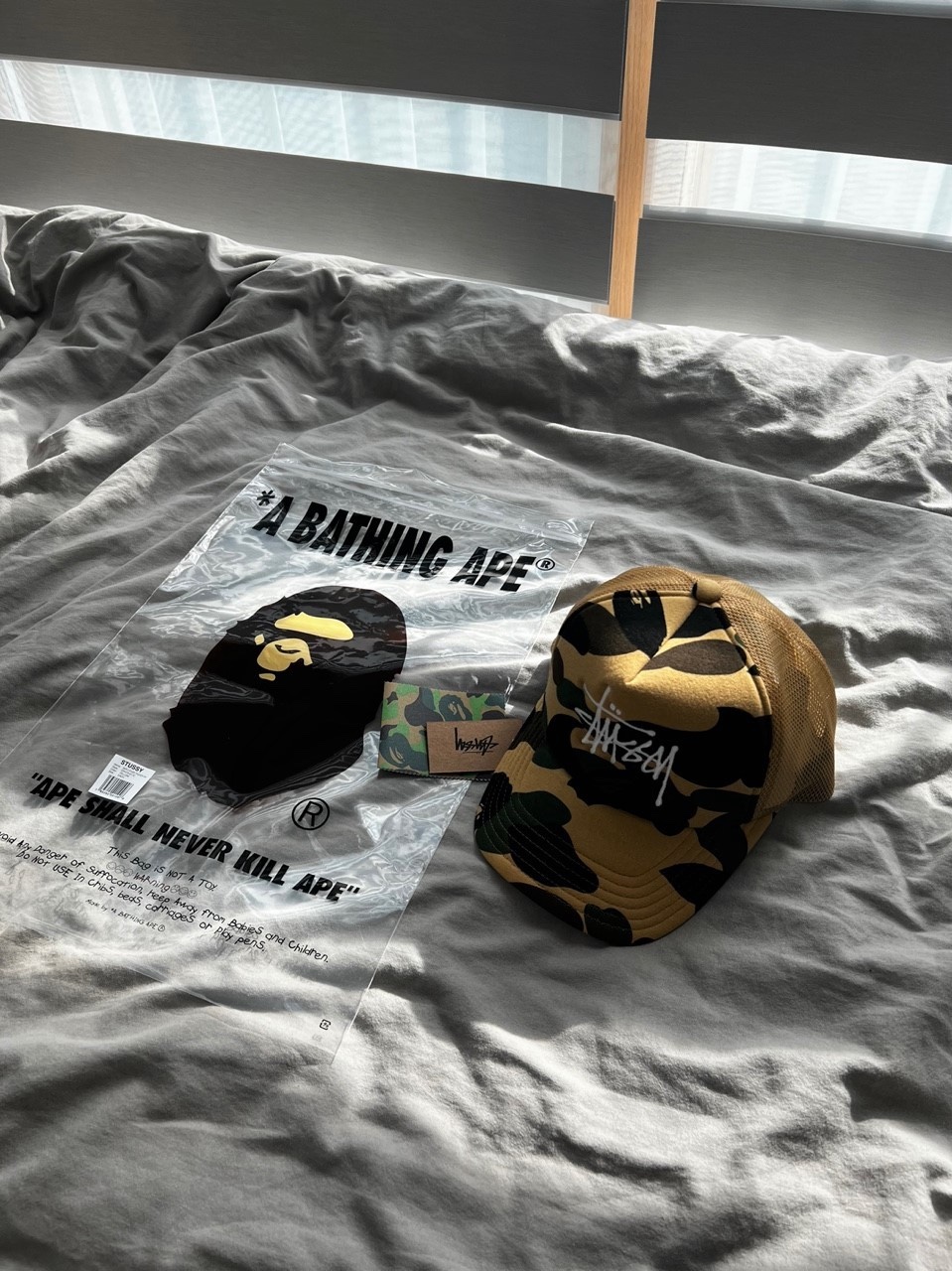 Stussy x BAPE Trucker Cap Yellow 착용 스타일 - 1