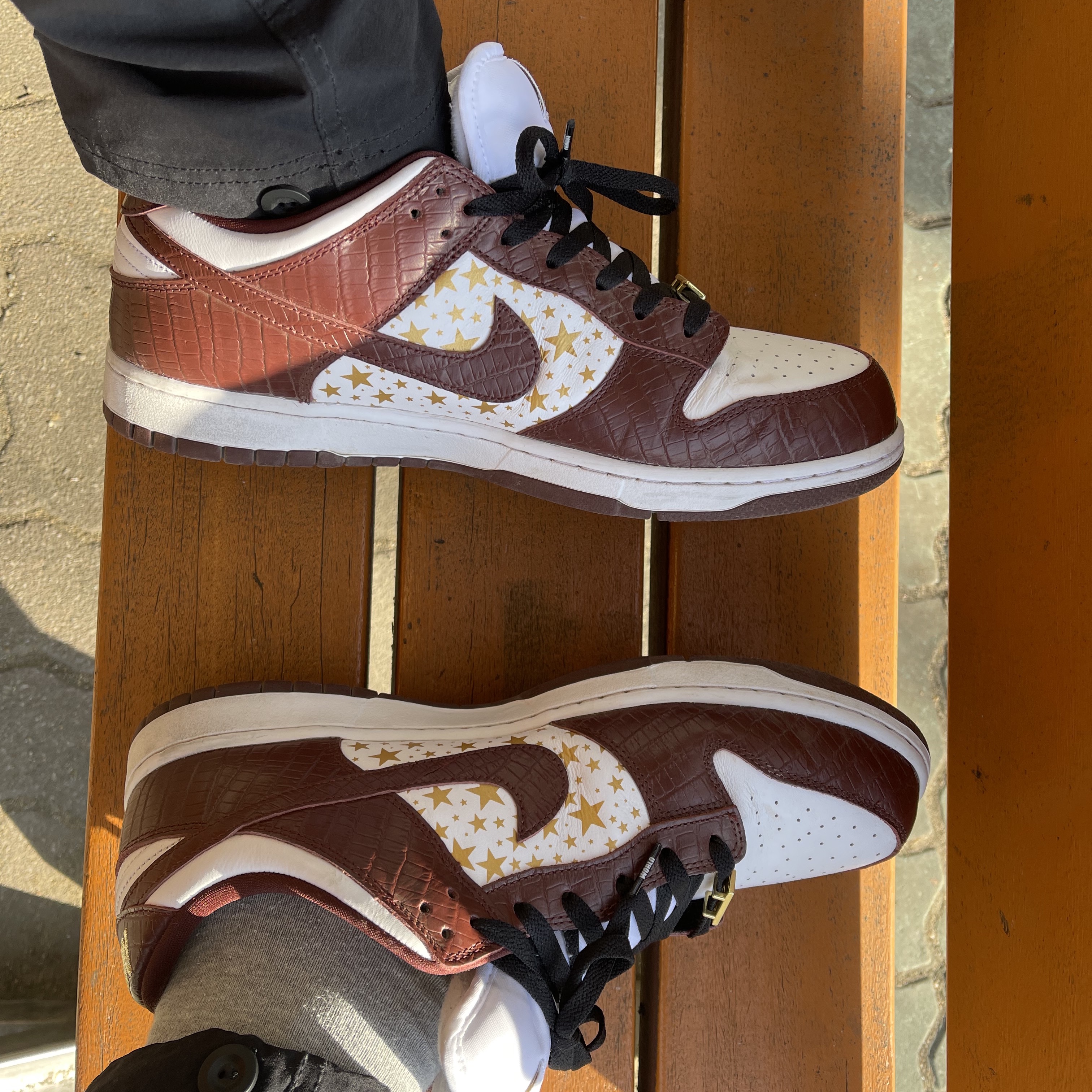 Nike x Supreme SB Dunk Low Barkroot Brown 착용 스타일 - 1