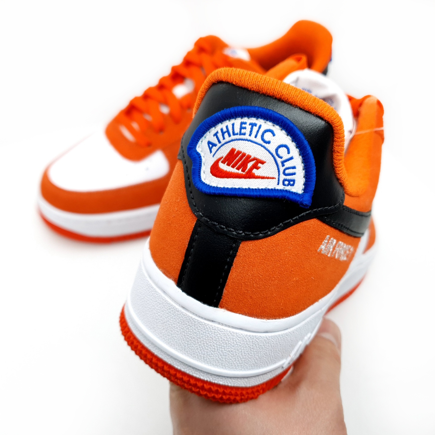 Nike Air Force 1 '07 LV8 Athletic Club Rush Orange Washed Teal 착용 스타일 - 5