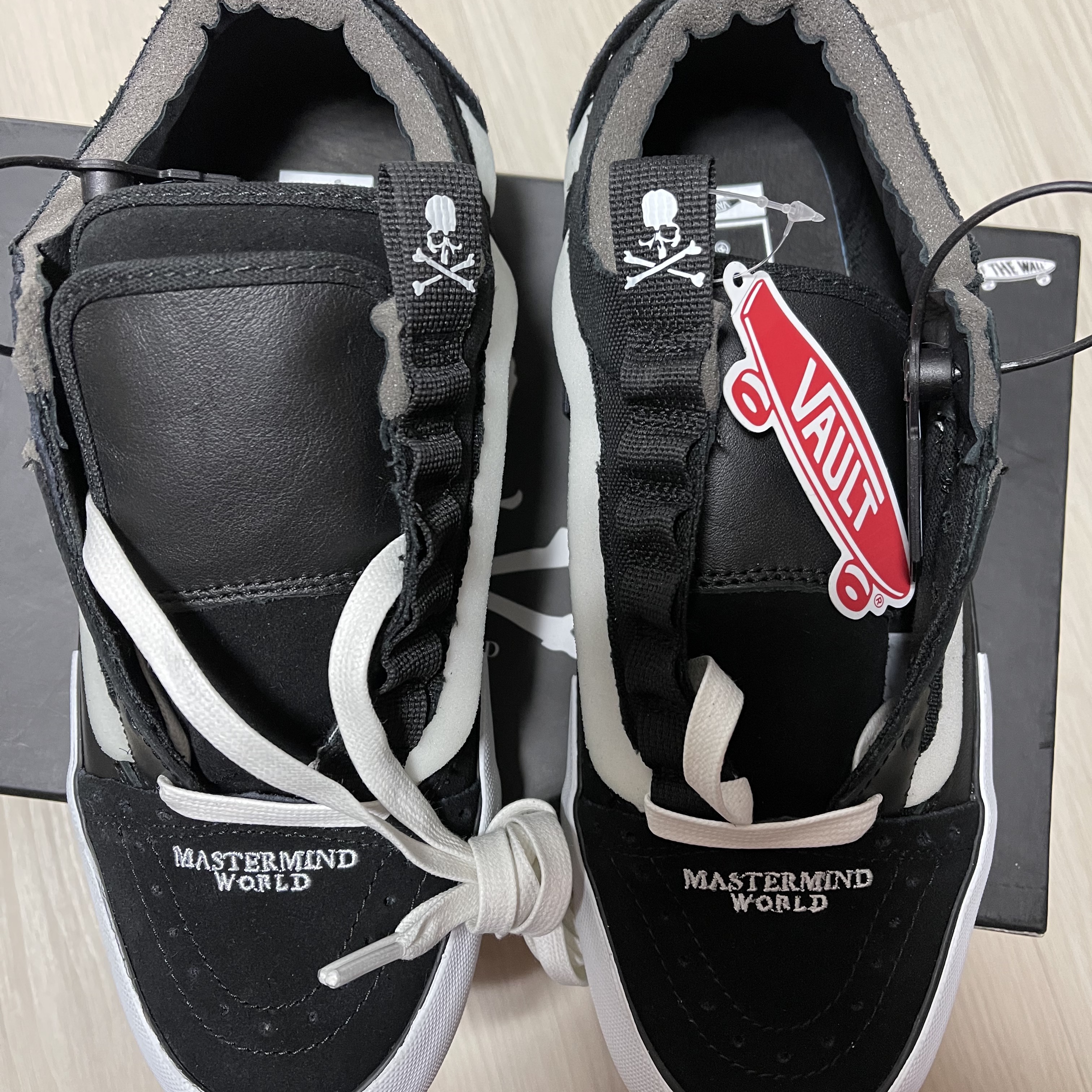 Vans Vault x Mastermind x END. Old Skool Cap LX Black 착용 스타일 - 2